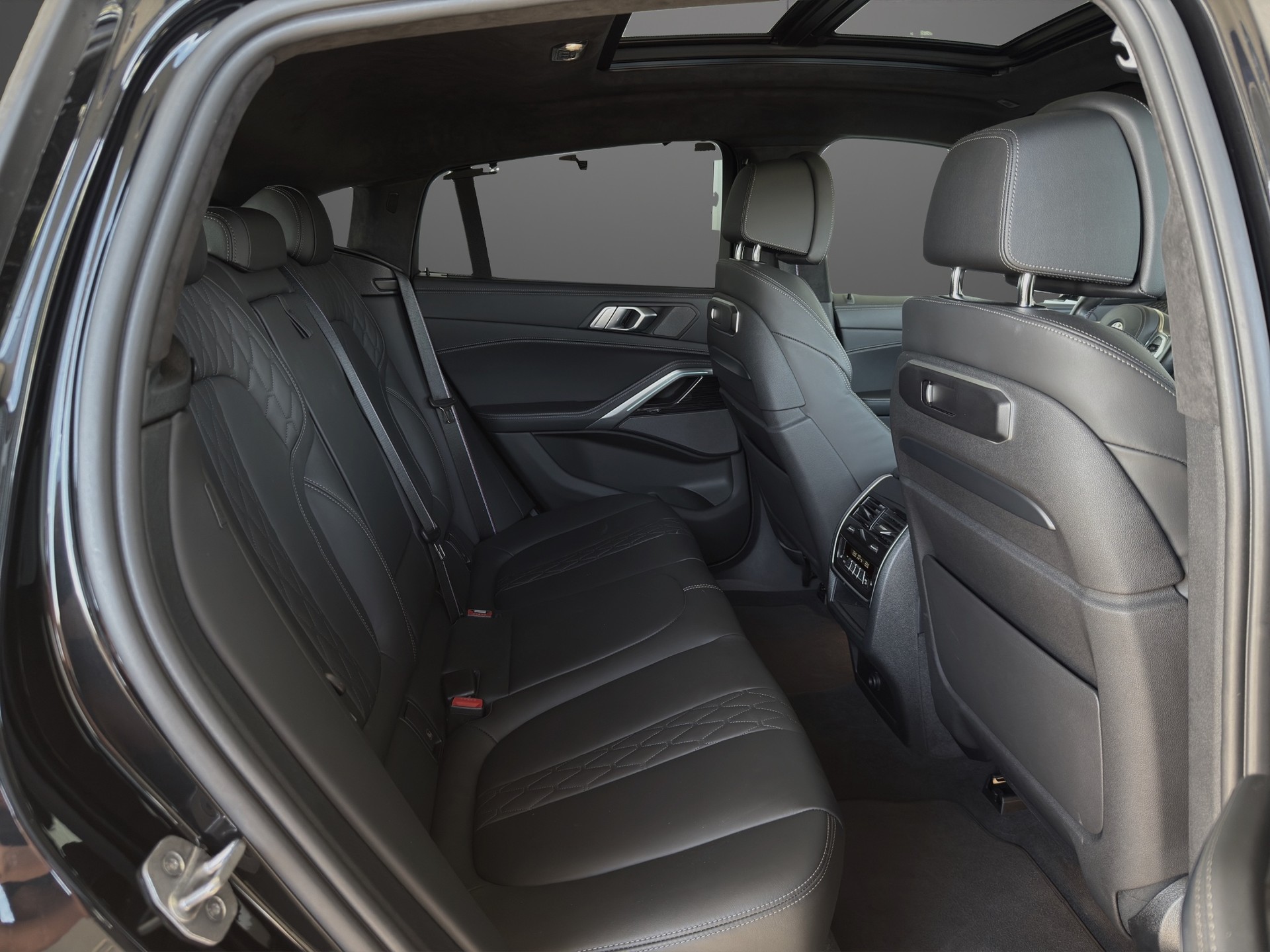 BMW X6 xDrive 48V M60i M Sport Pro Steptronic-image-9