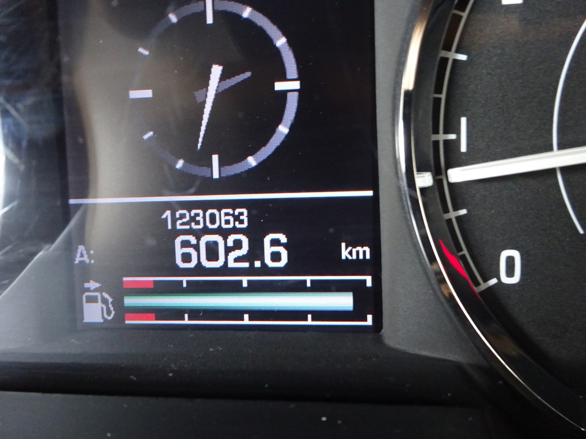 JAGUAR XK 4.2 V8 Automatic Prem Luxury-image-21