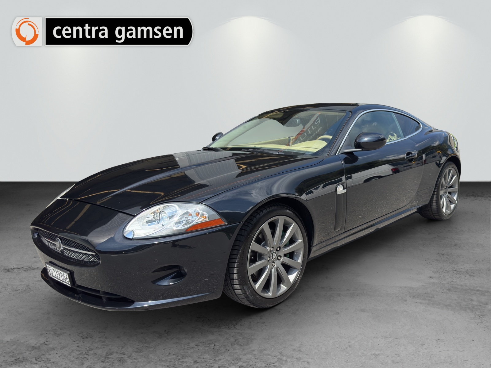 JAGUAR XK 4.2 V8 Automatic Prem Luxury-image-0