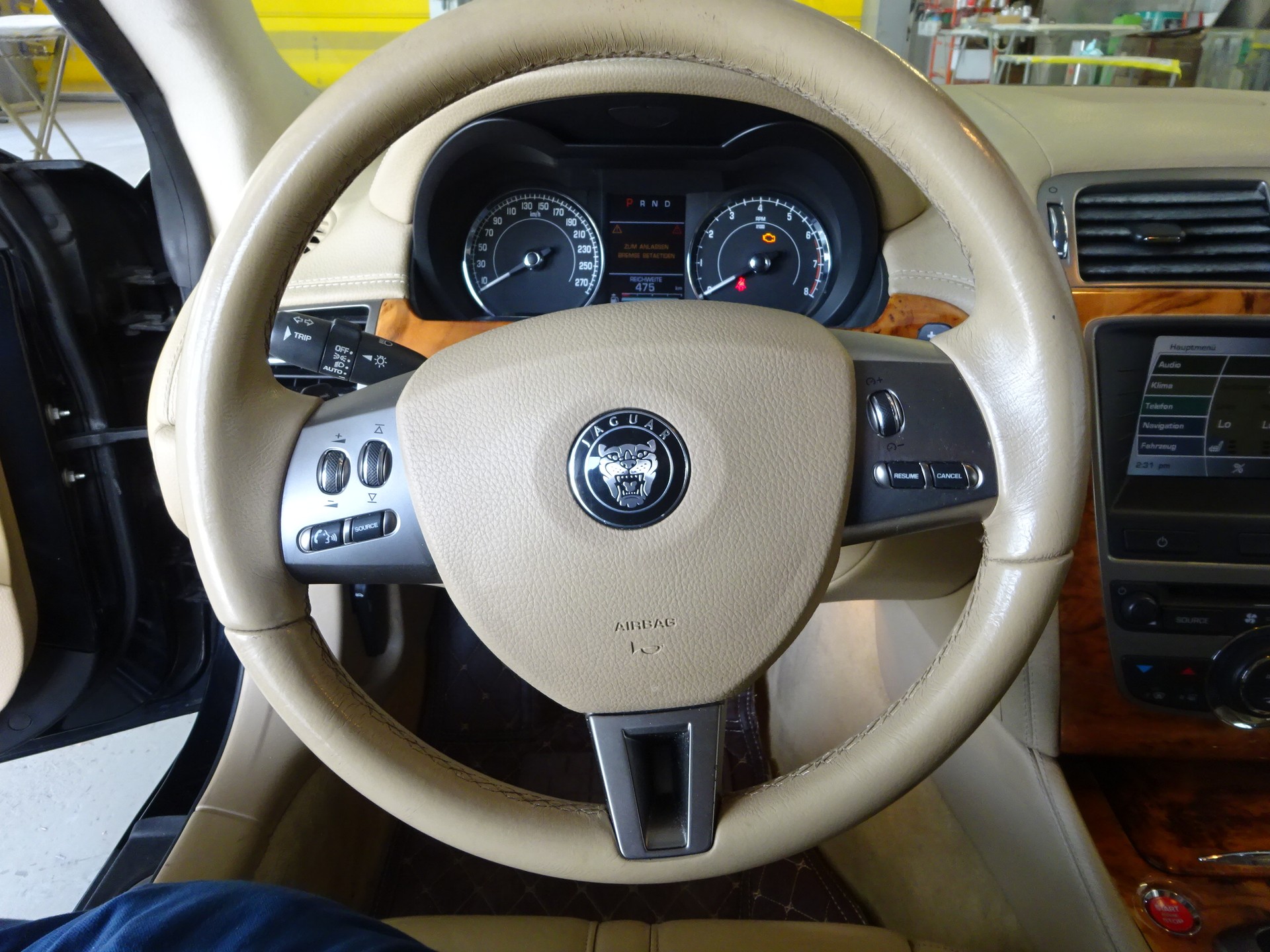 JAGUAR XK 4.2 V8 Automatic Prem Luxury-image-16