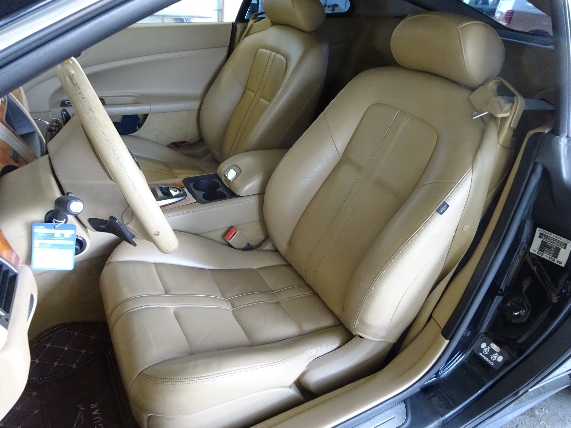 JAGUAR XK 4.2 V8 Automatic Prem Luxury-image-5