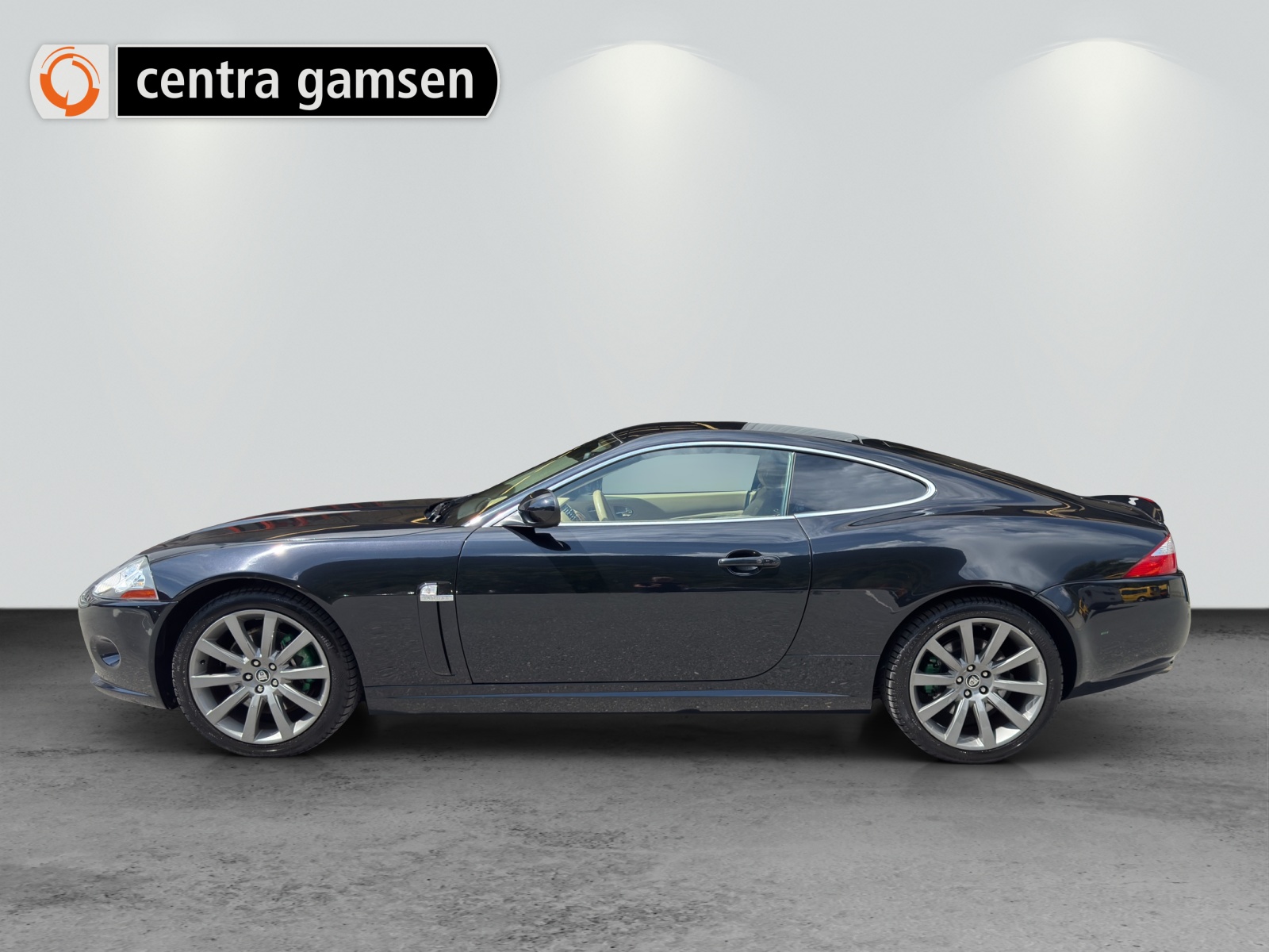 JAGUAR XK 4.2 V8 Automatic Prem Luxury-image-2