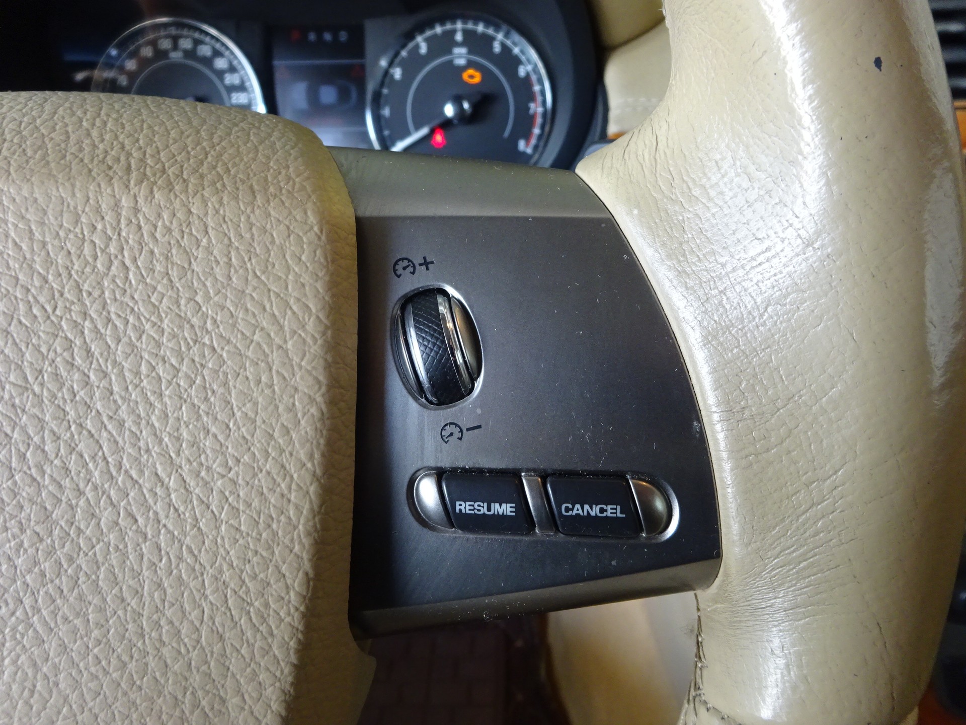 JAGUAR XK 4.2 V8 Automatic Prem Luxury-image-19