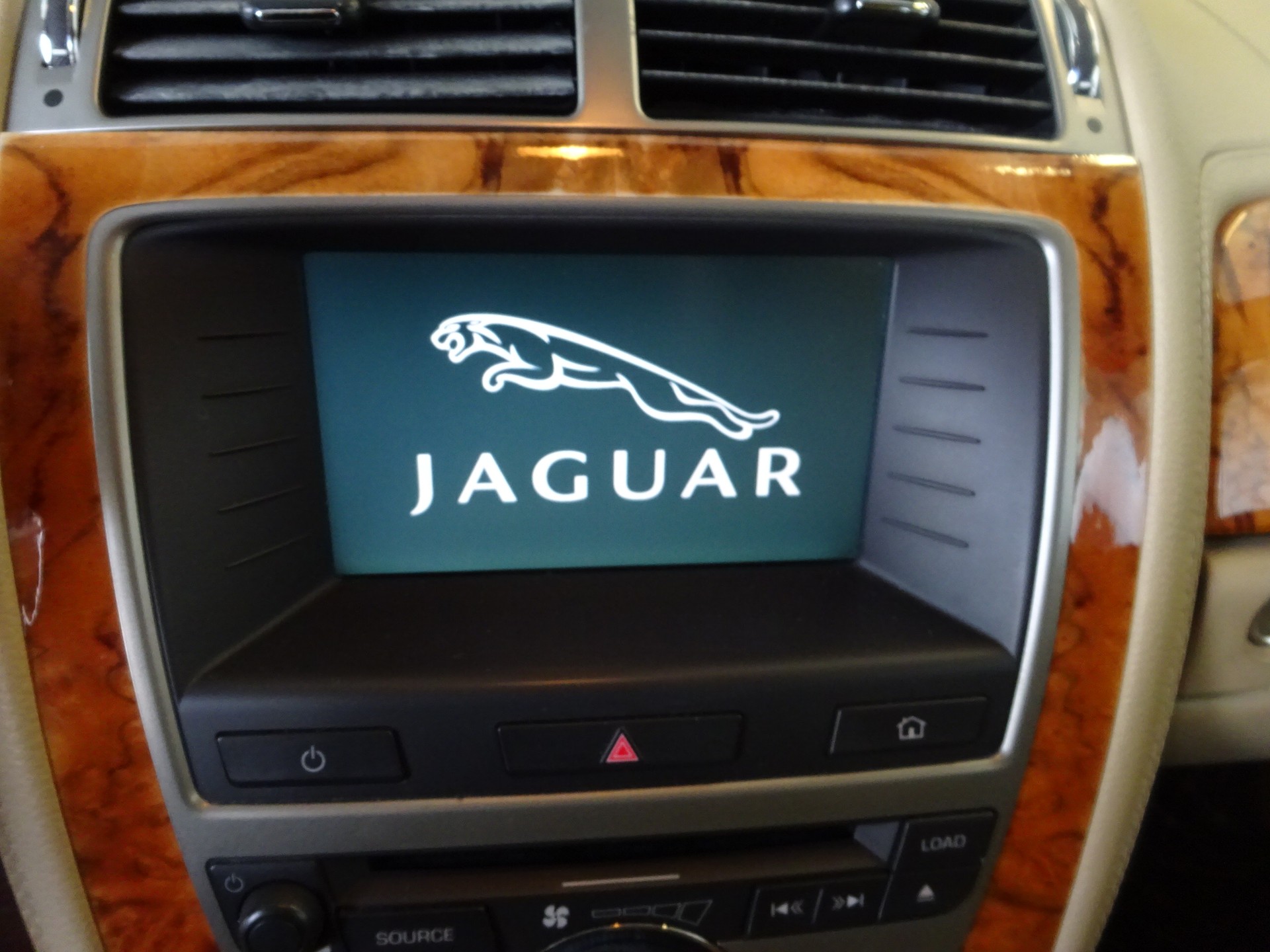 JAGUAR XK 4.2 V8 Automatic Prem Luxury-image-13