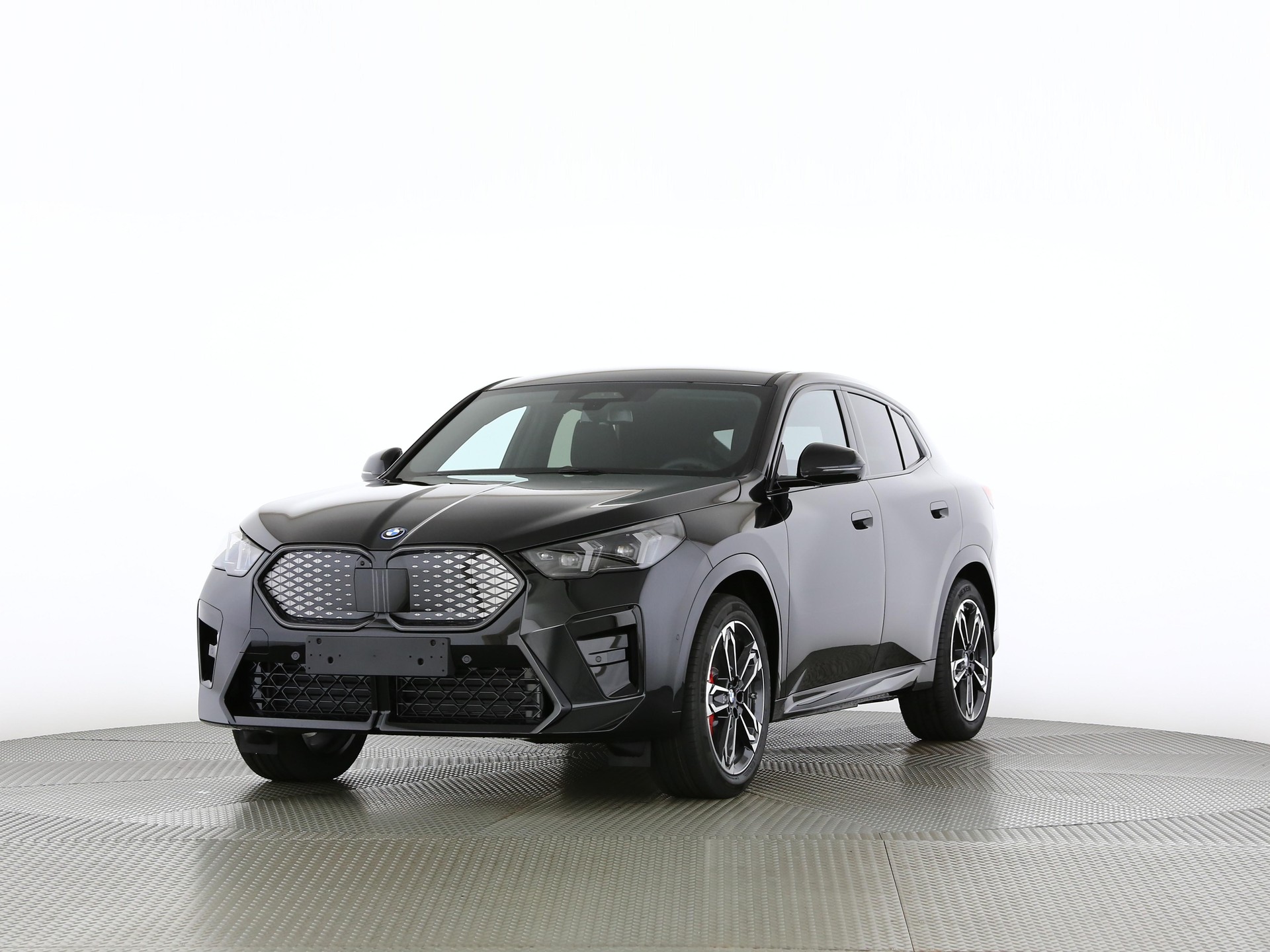 BMW iX2 30 xDrive-image-0