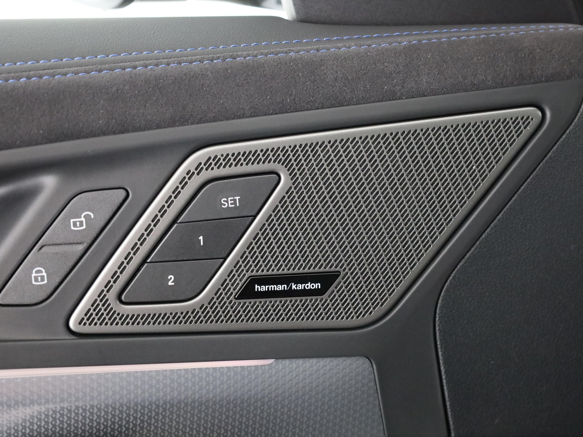 BMW iX2 30 xDrive-image-11