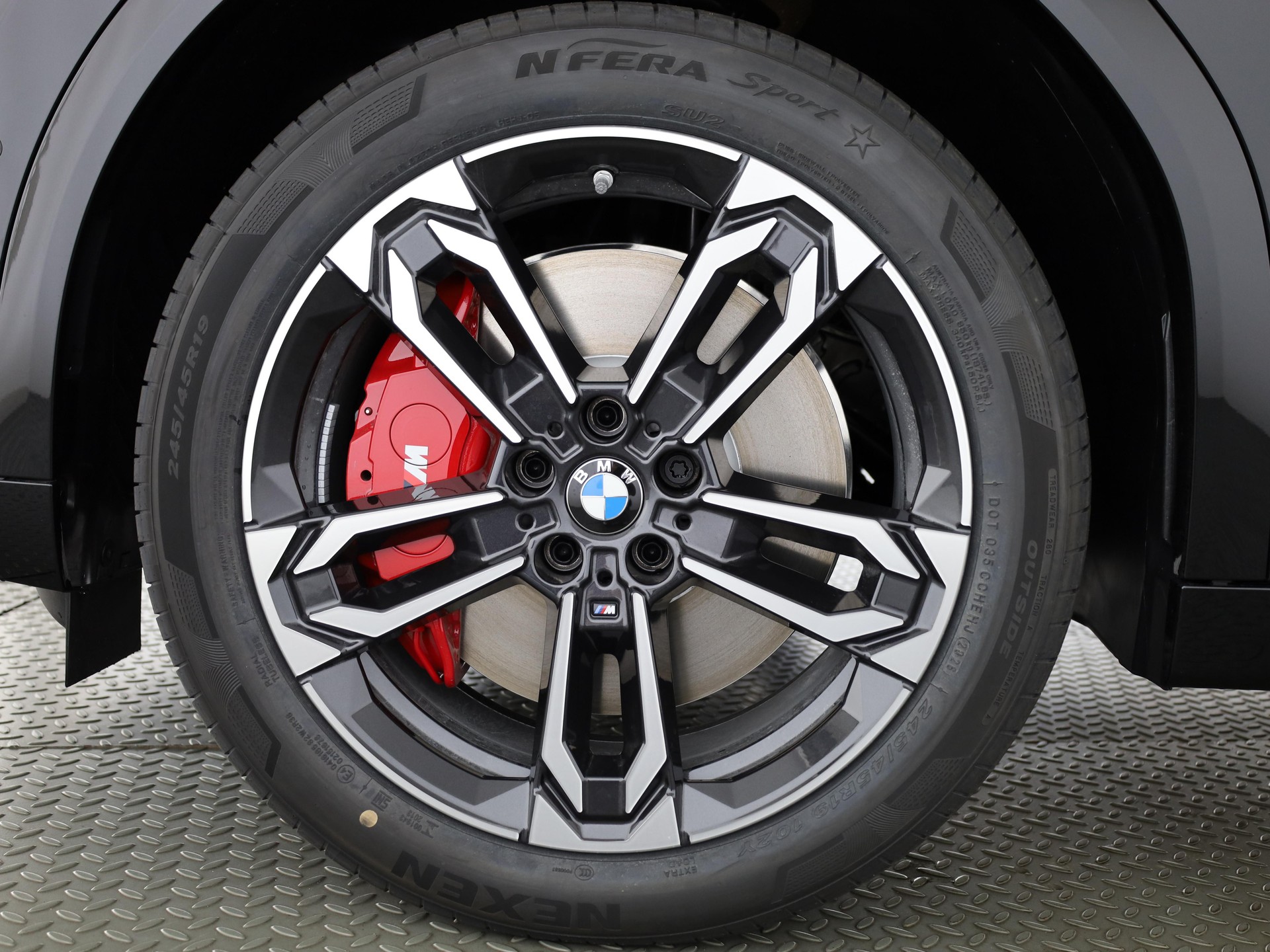 BMW iX2 30 xDrive-image-21