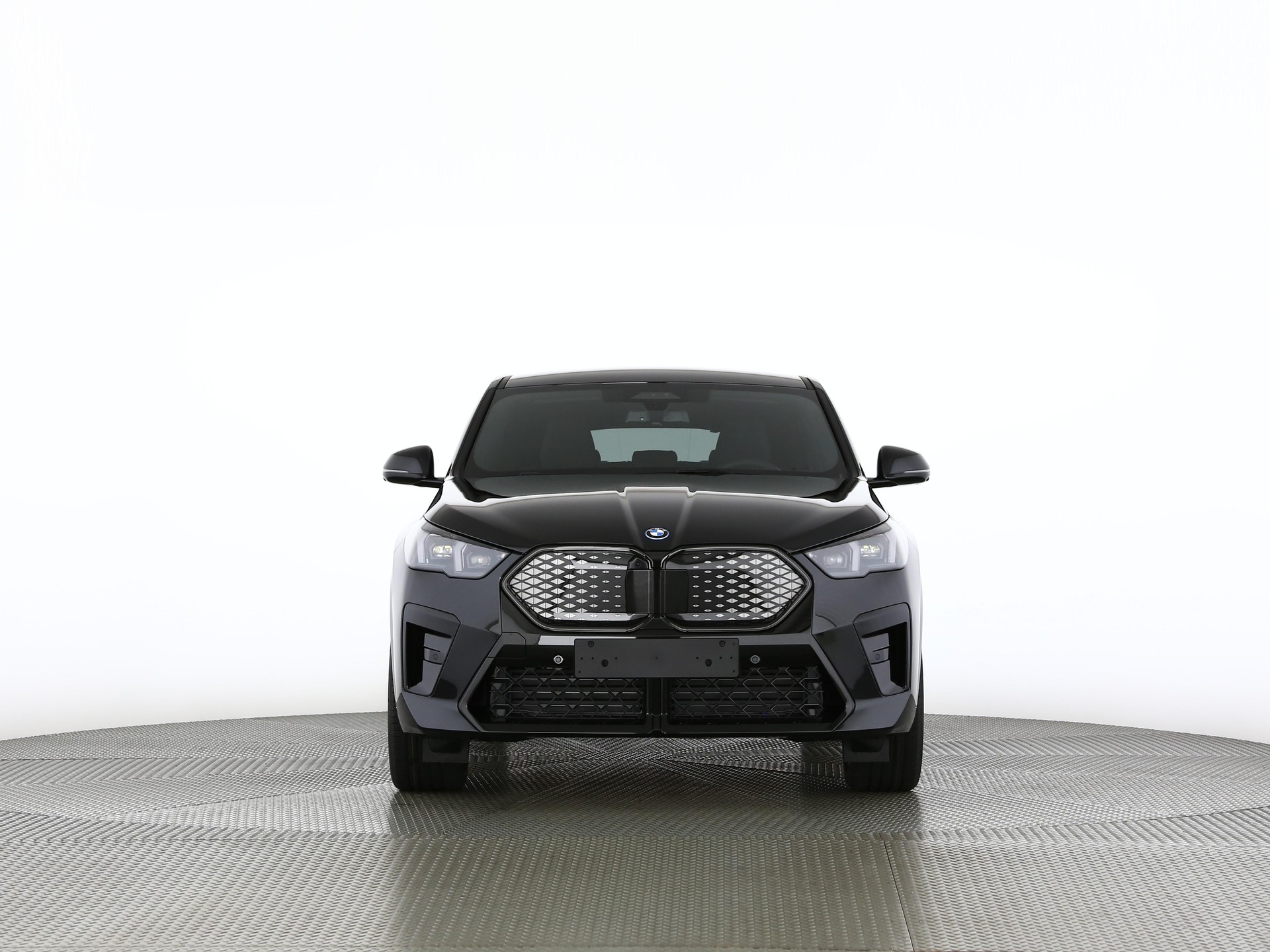 BMW iX2 30 xDrive-image-4