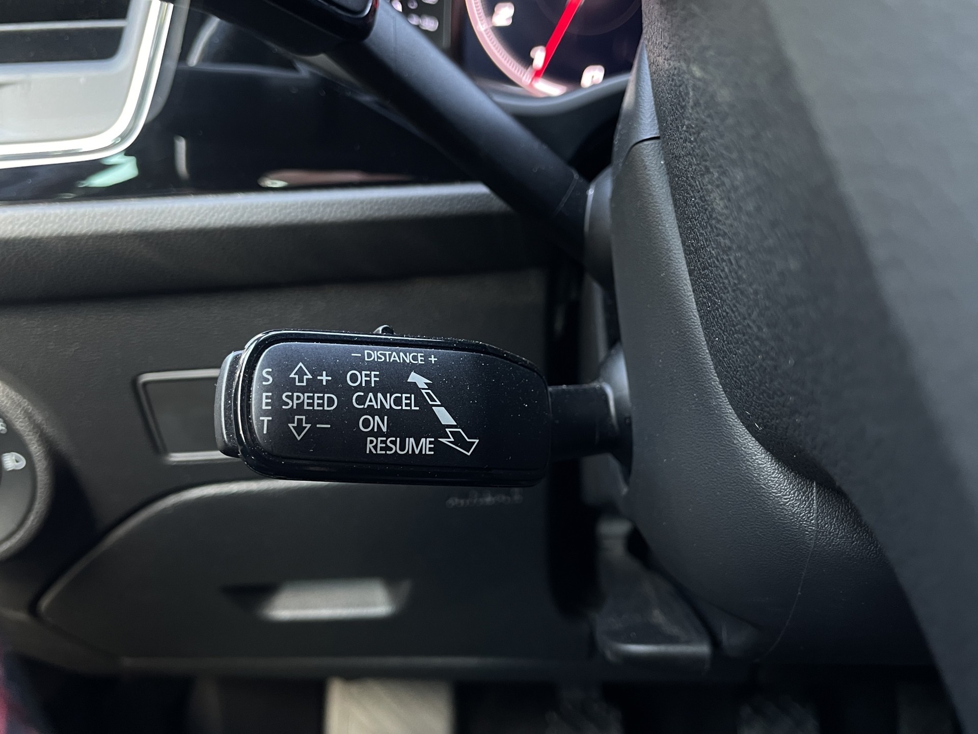 SEAT Leon 1.5 TSI EVO SWISS FR-image-29
