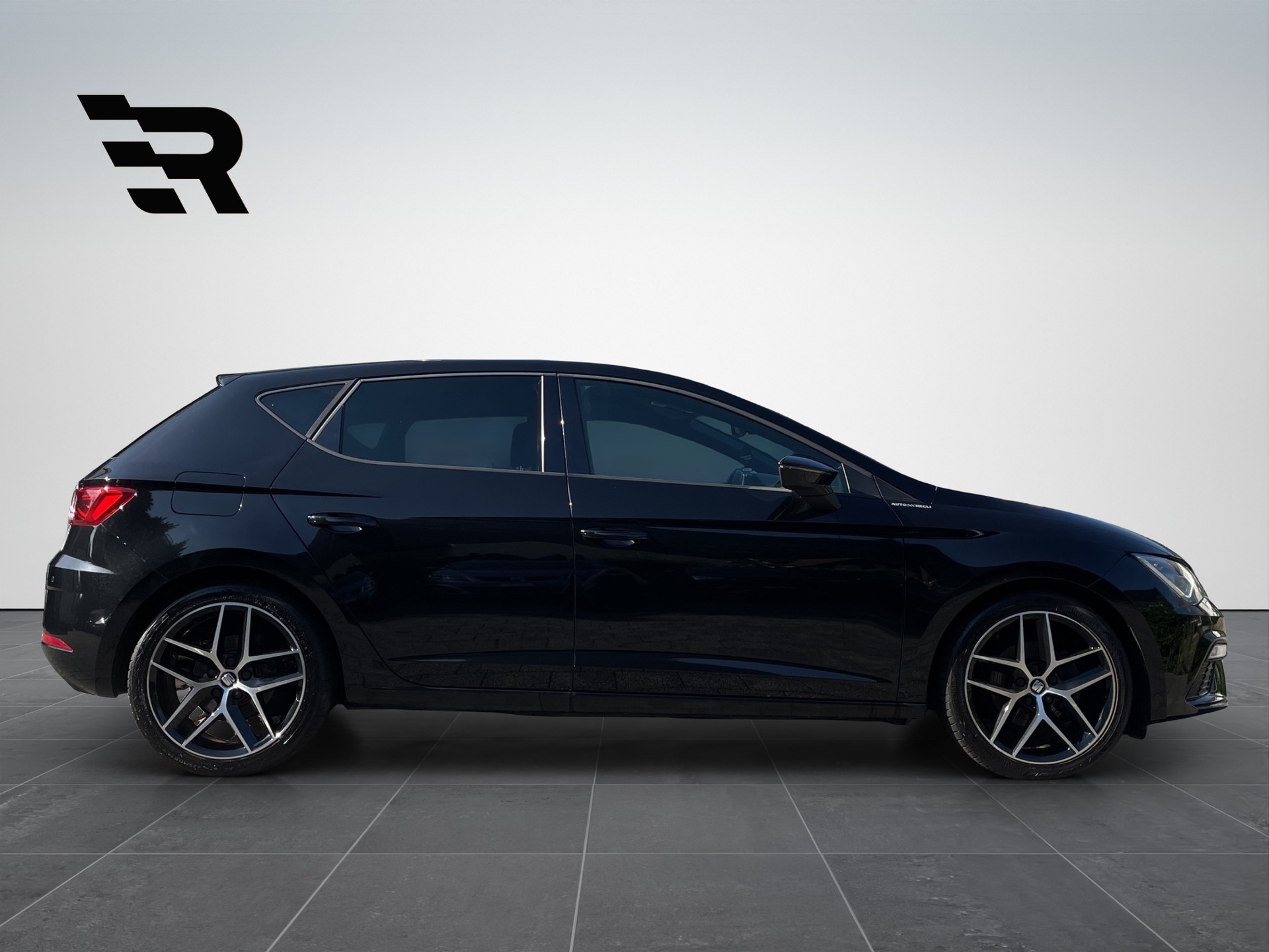SEAT Leon 1.5 TSI EVO SWISS FR-image-5