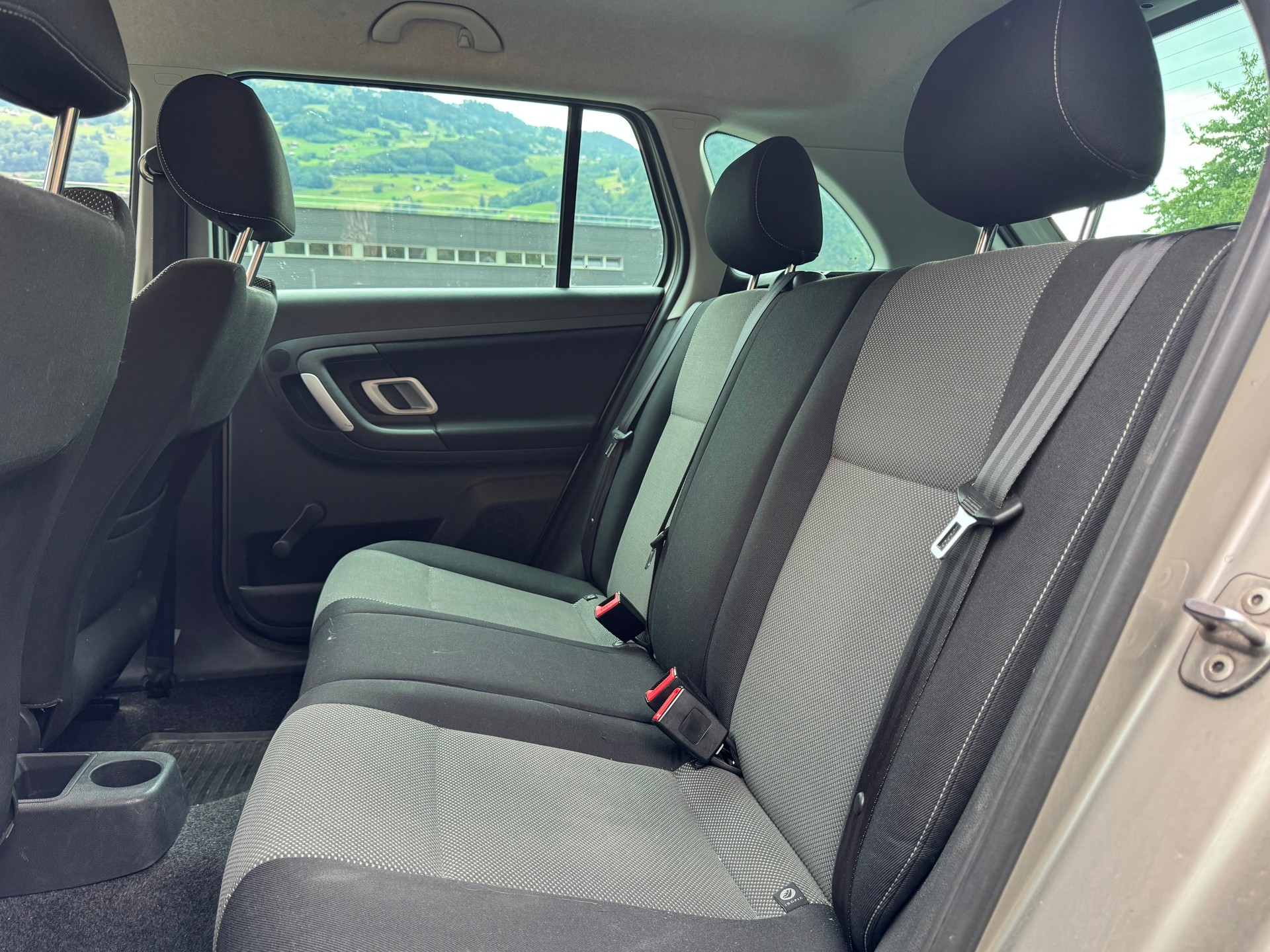 SKODA Fabia 1.4 Elegance-image-14