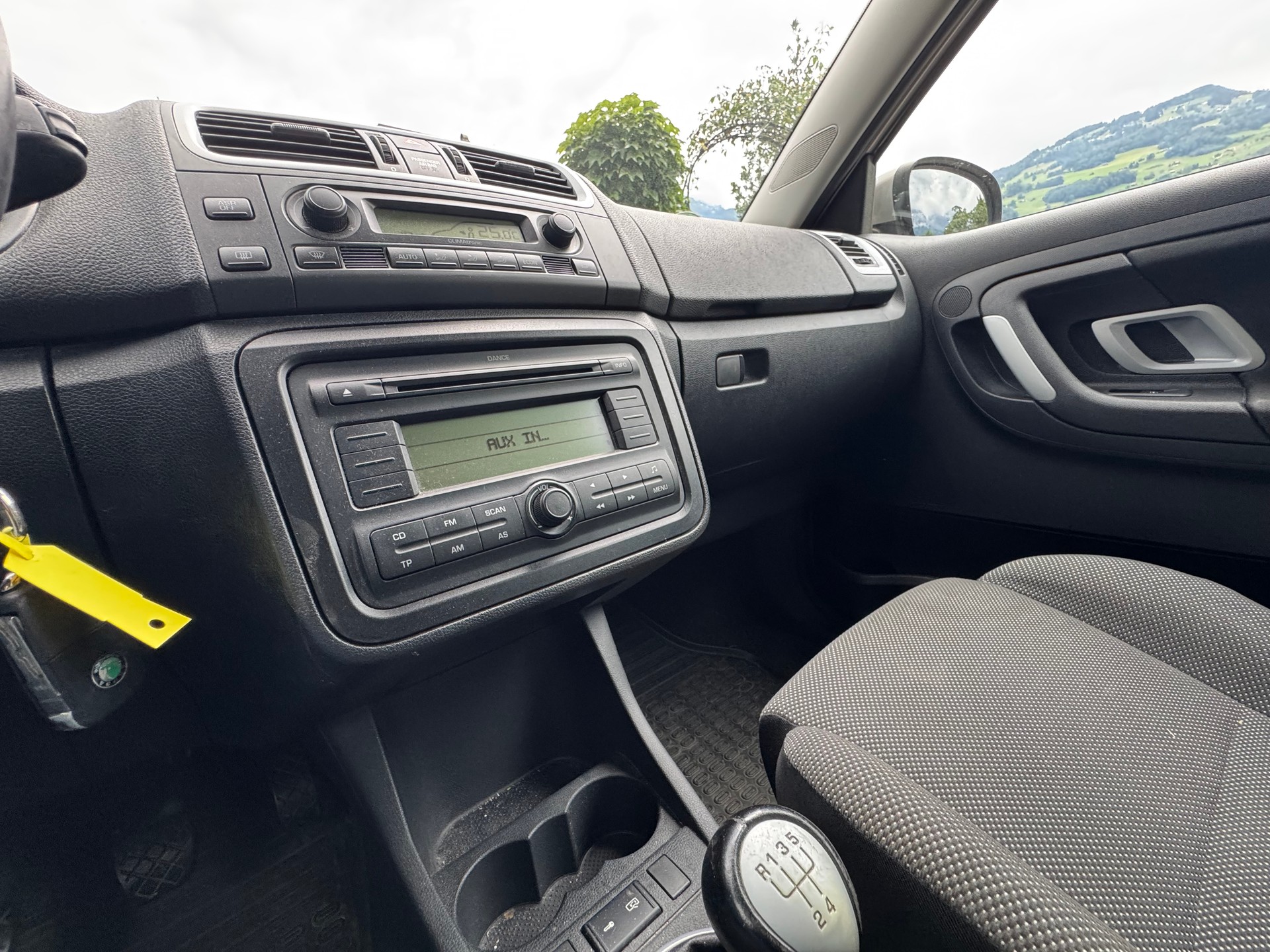 SKODA Fabia 1.4 Elegance-image-11