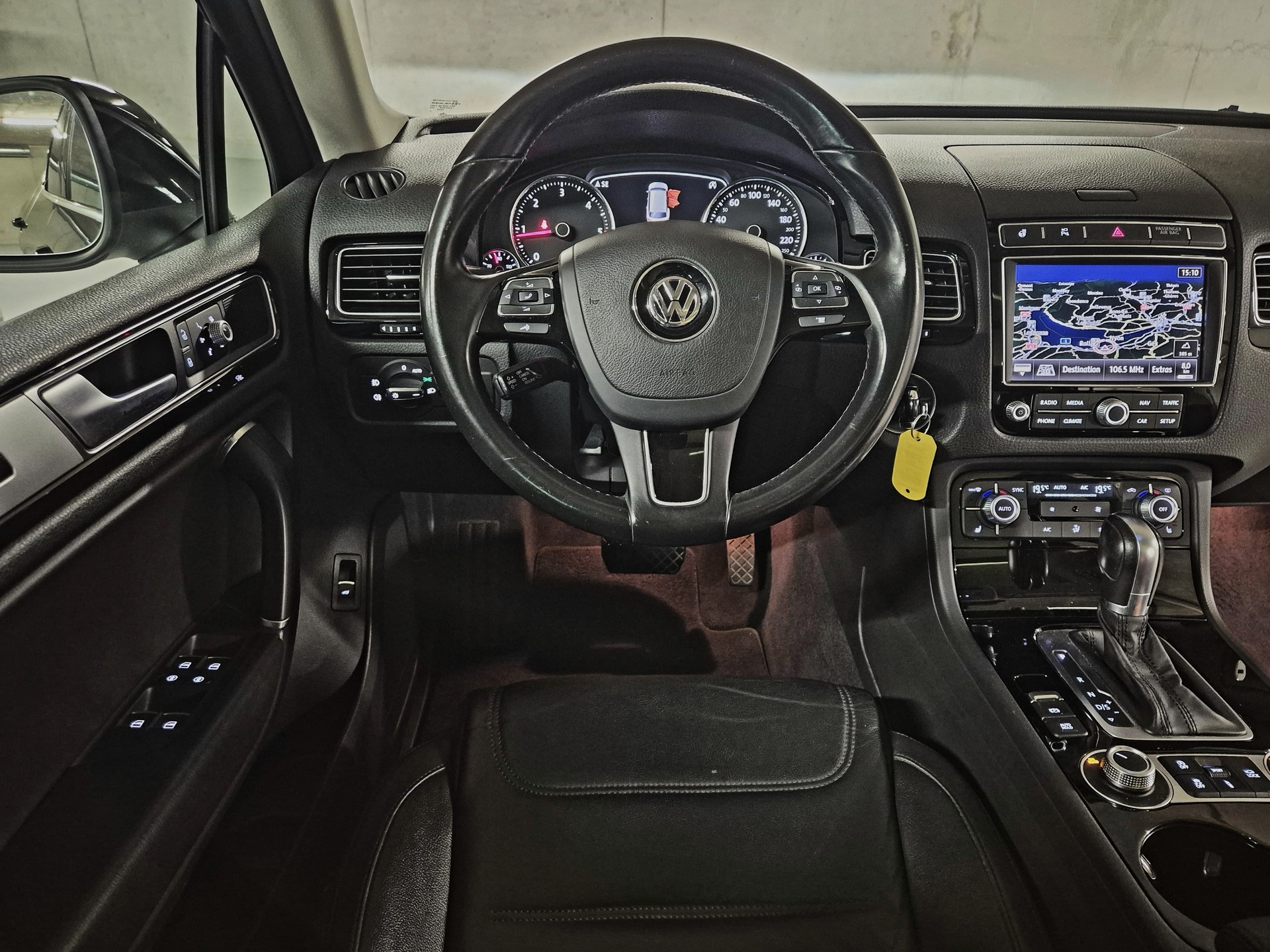 VW Touareg 3.0 TDI BlueMotion Technology Tiptronic-image-12