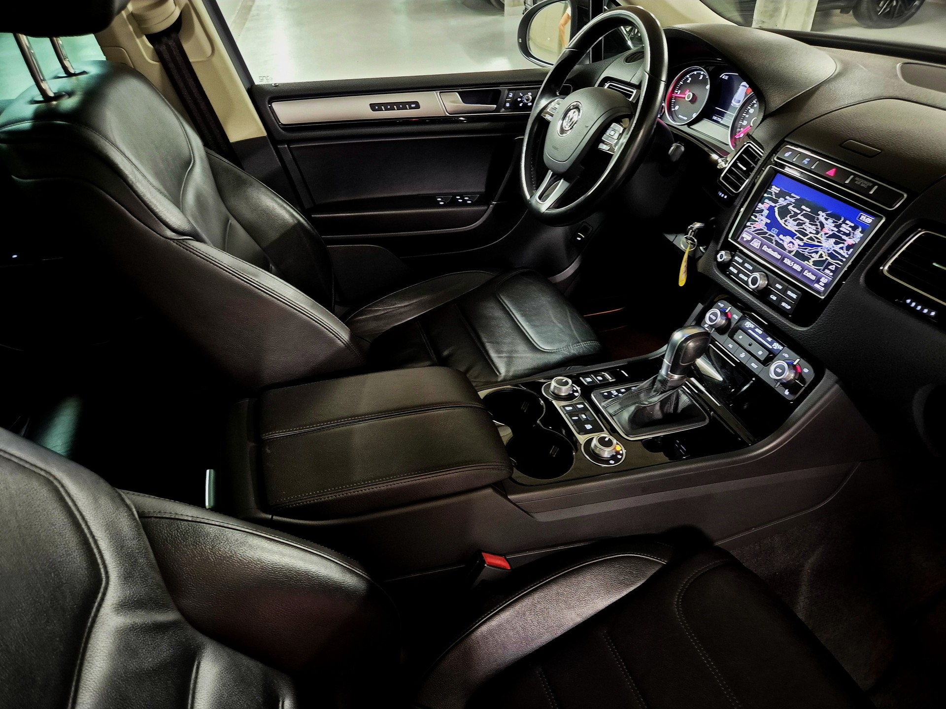 VW Touareg 3.0 TDI BlueMotion Technology Tiptronic-image-10