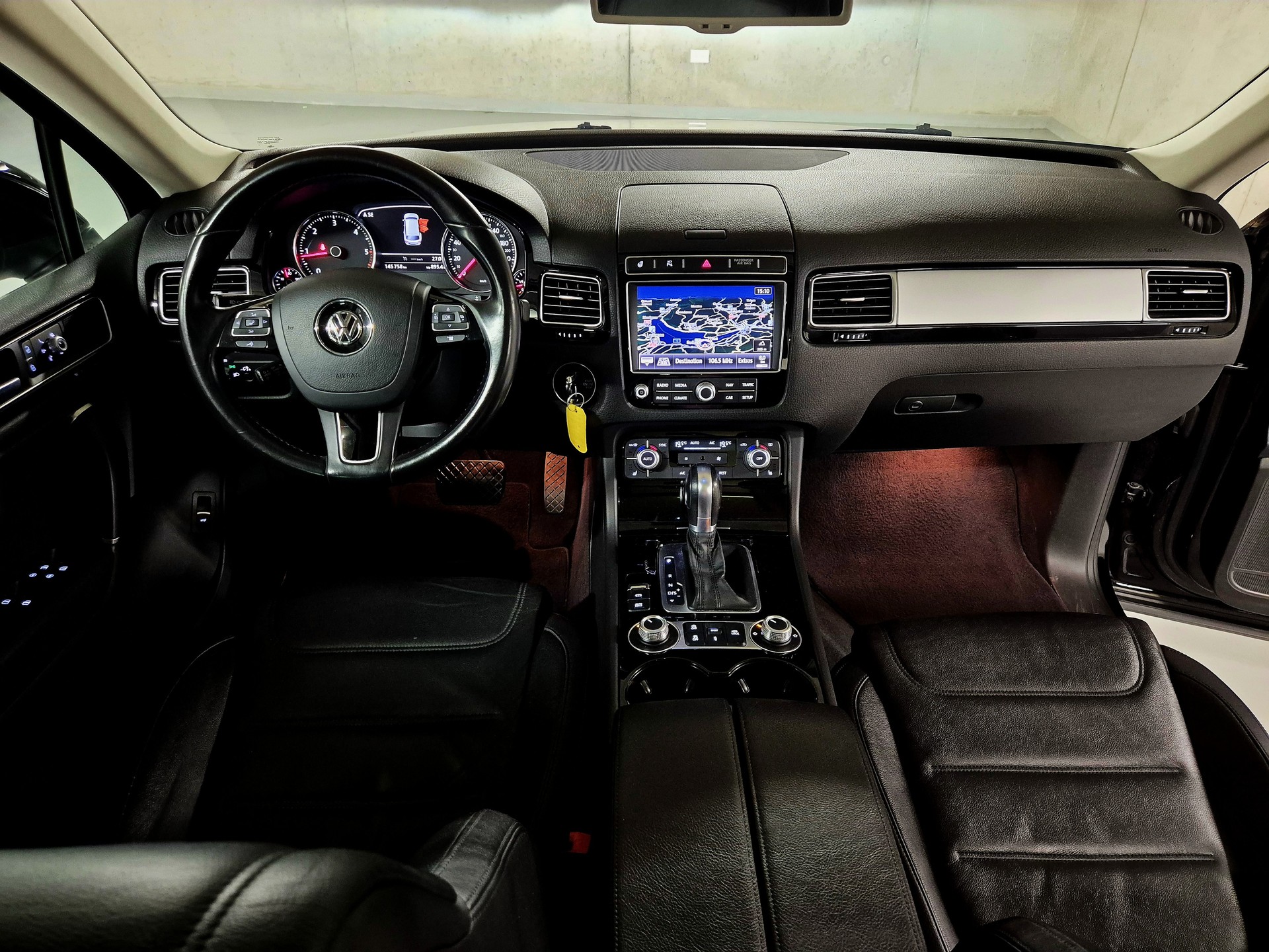 VW Touareg 3.0 TDI BlueMotion Technology Tiptronic-image-11