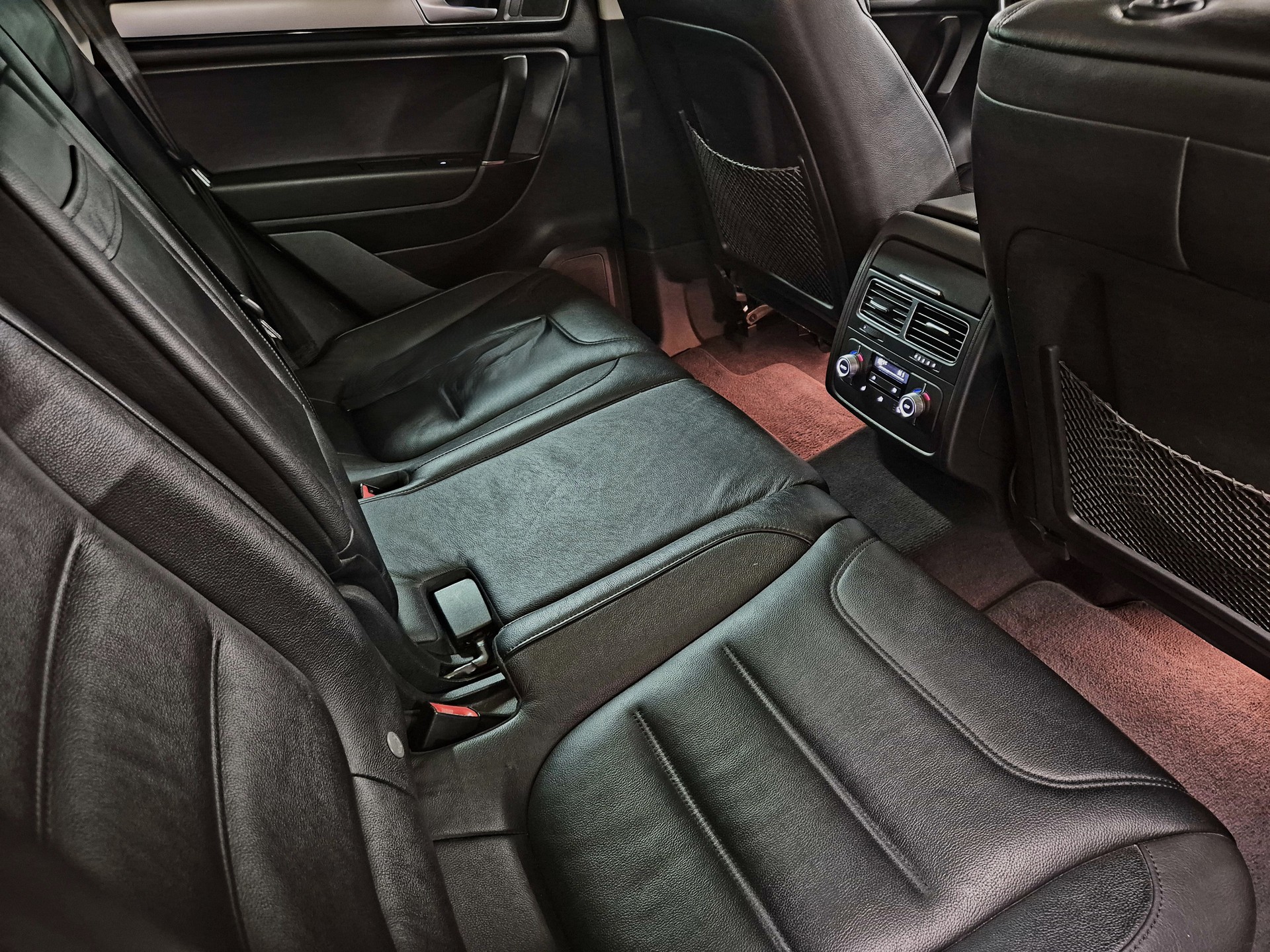 VW Touareg 3.0 TDI BlueMotion Technology Tiptronic-image-15