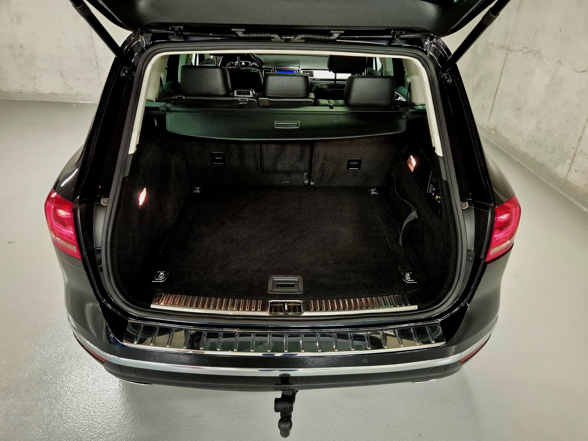 VW Touareg 3.0 TDI BlueMotion Technology Tiptronic-image-8