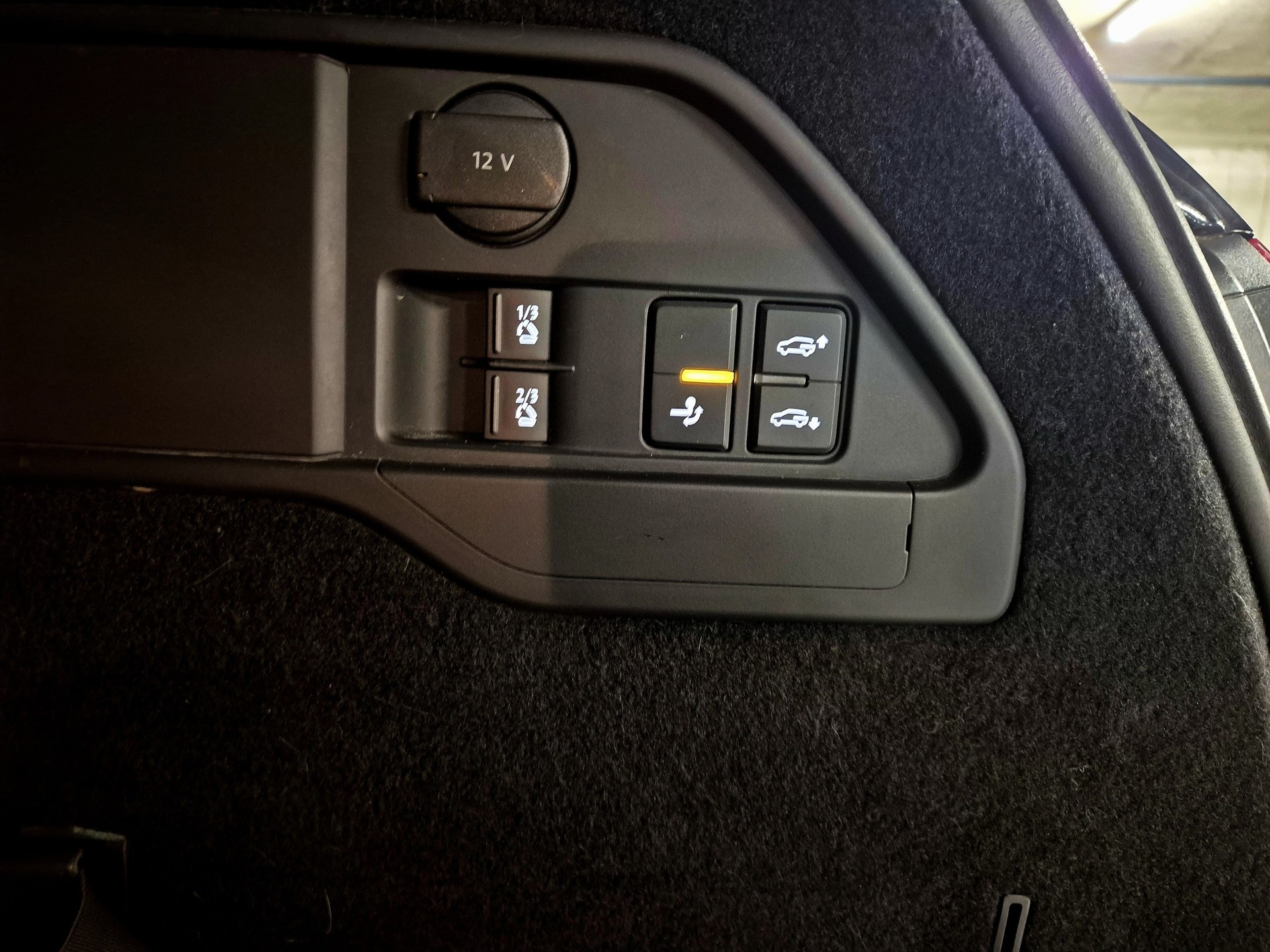 VW Touareg 3.0 TDI BlueMotion Technology Tiptronic-image-18