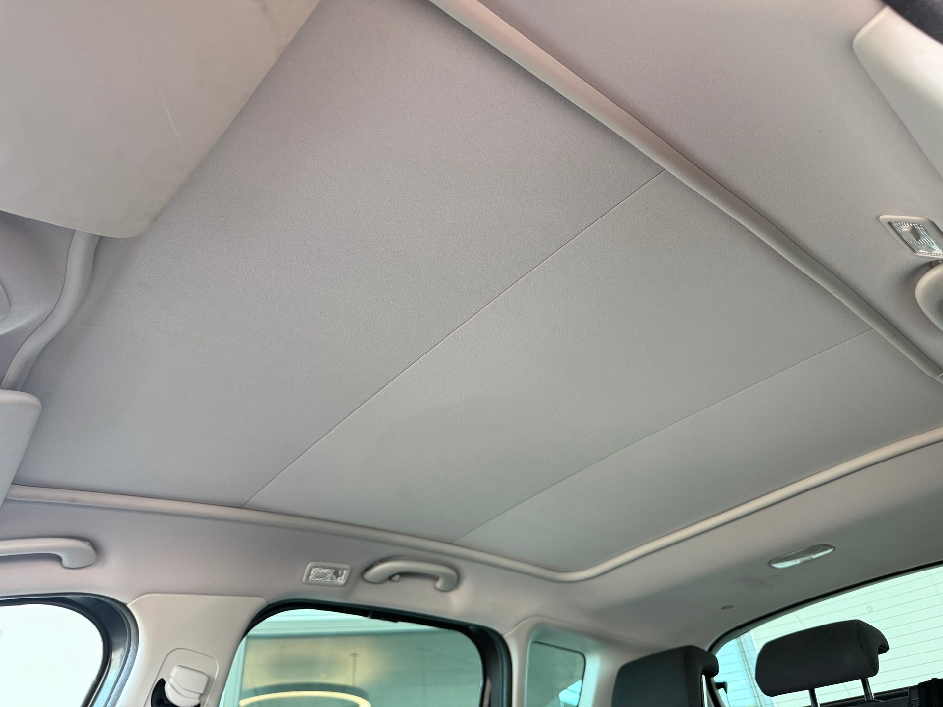 PEUGEOT 3008 1.6 HDI Allure EGS6-image-17