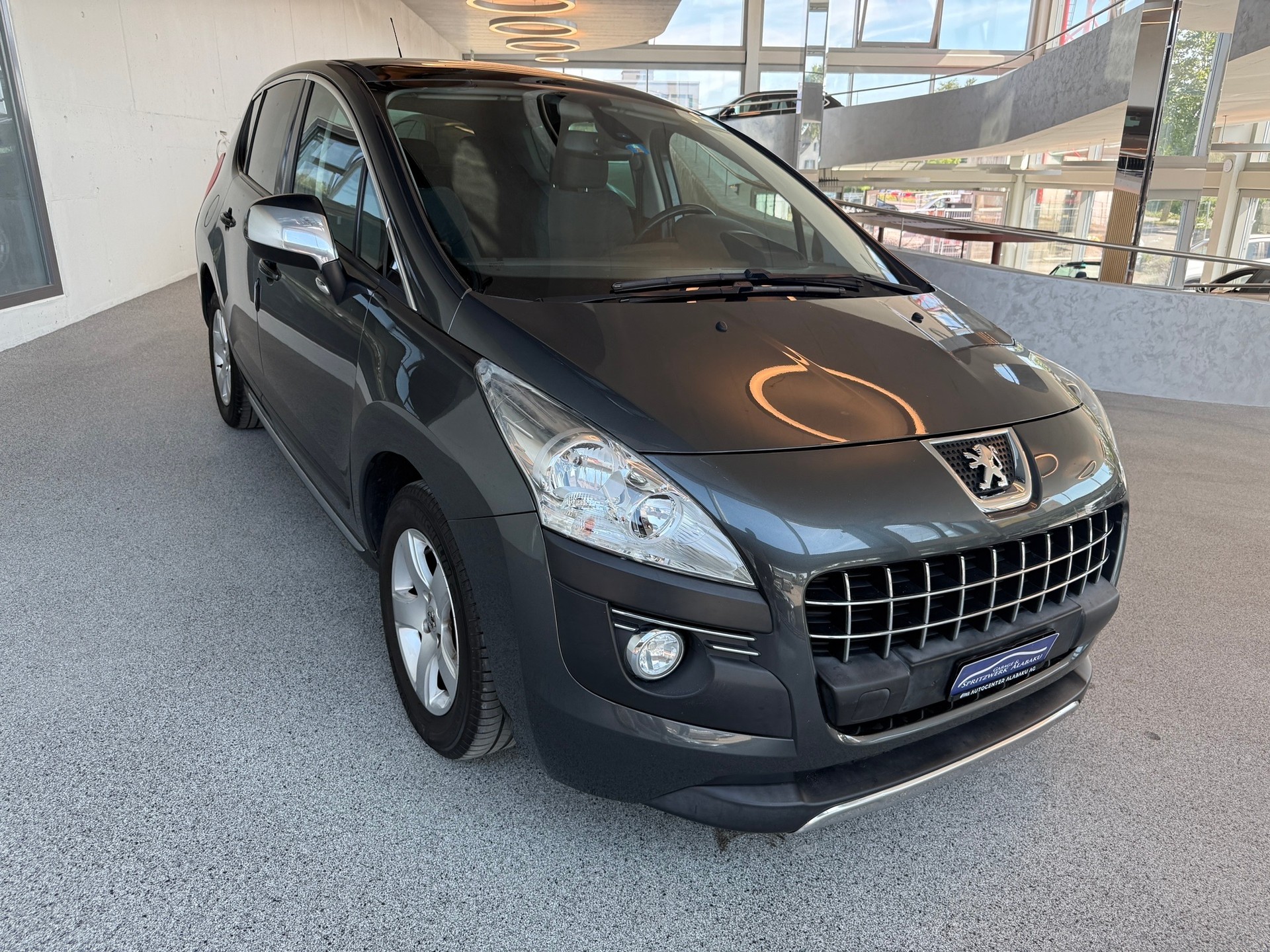 PEUGEOT 3008 1.6 HDI Allure EGS6-image-2