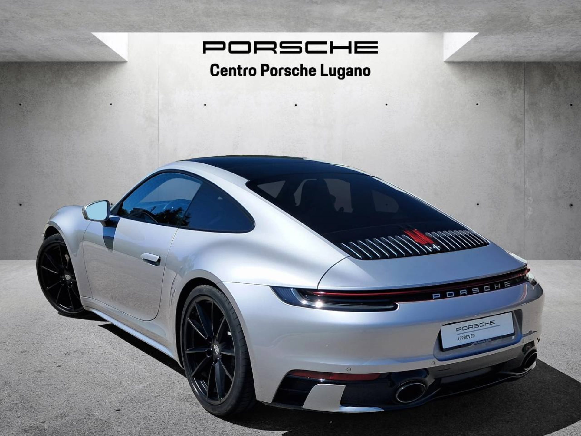 PORSCHE 911 Carrera 4S-image-2