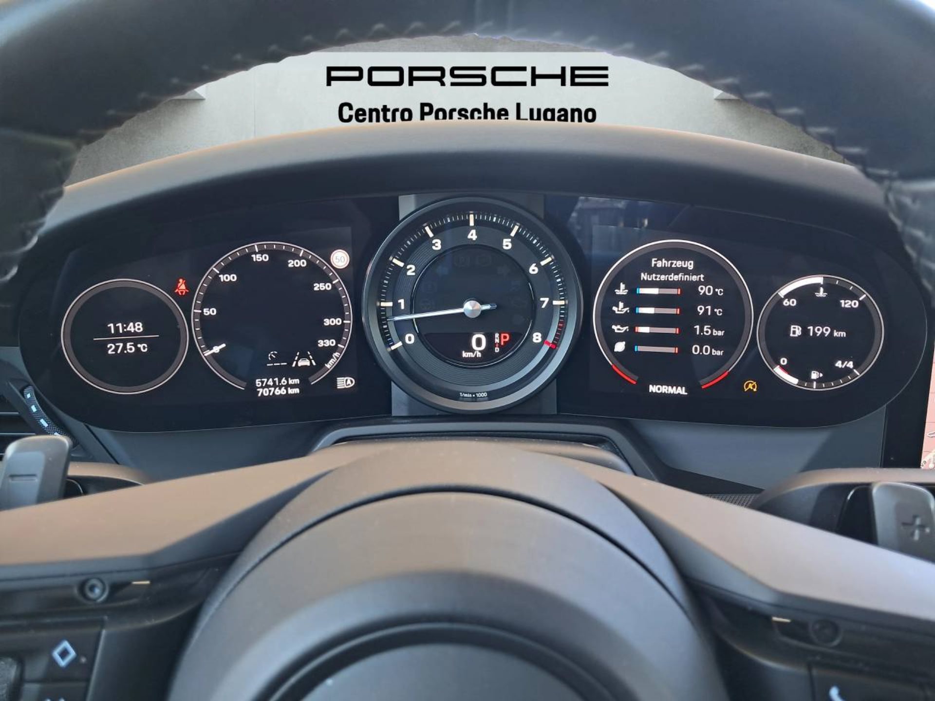 PORSCHE 911 Carrera 4S-image-12
