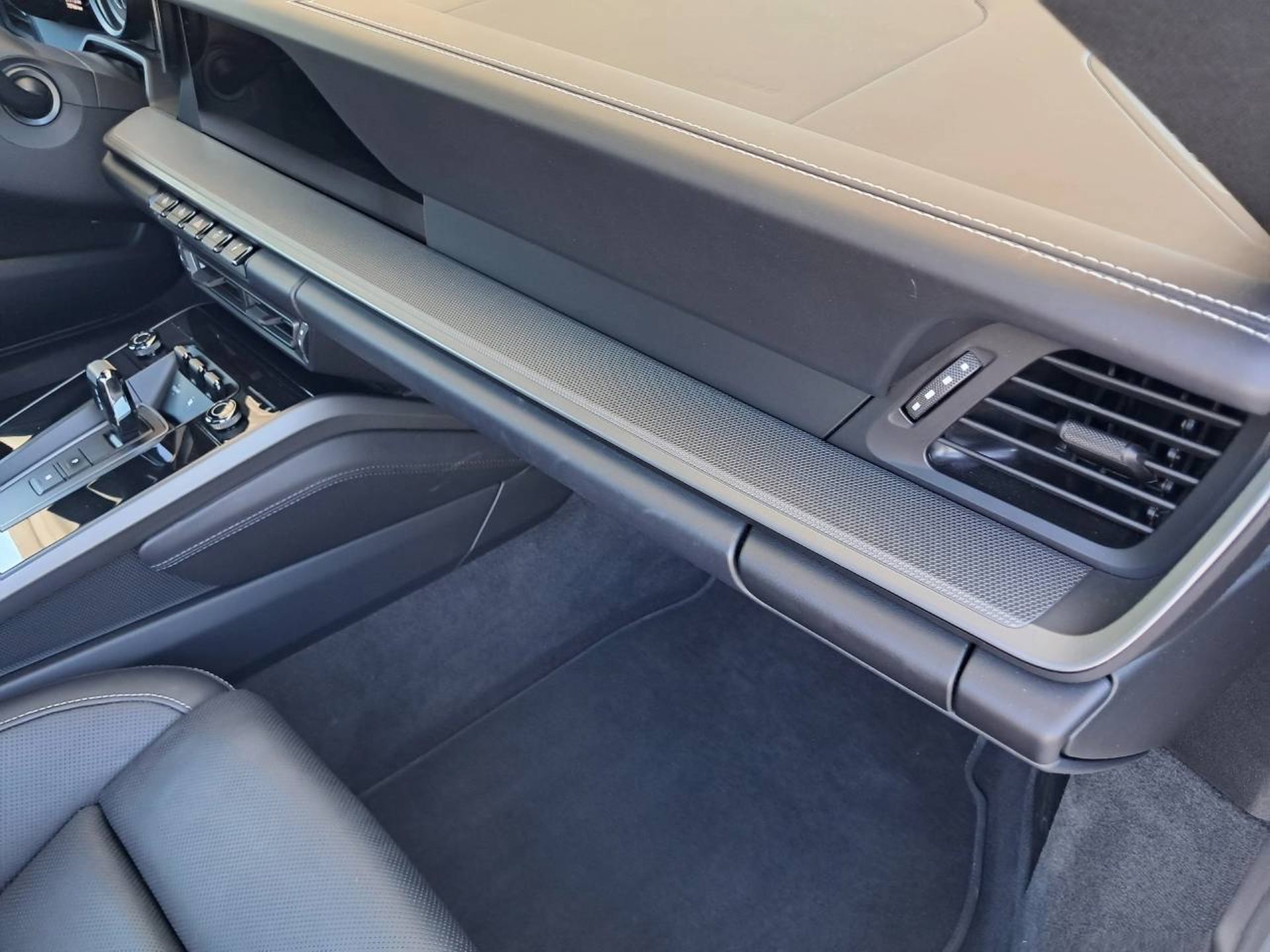 PORSCHE 911 Carrera 4S-image-29