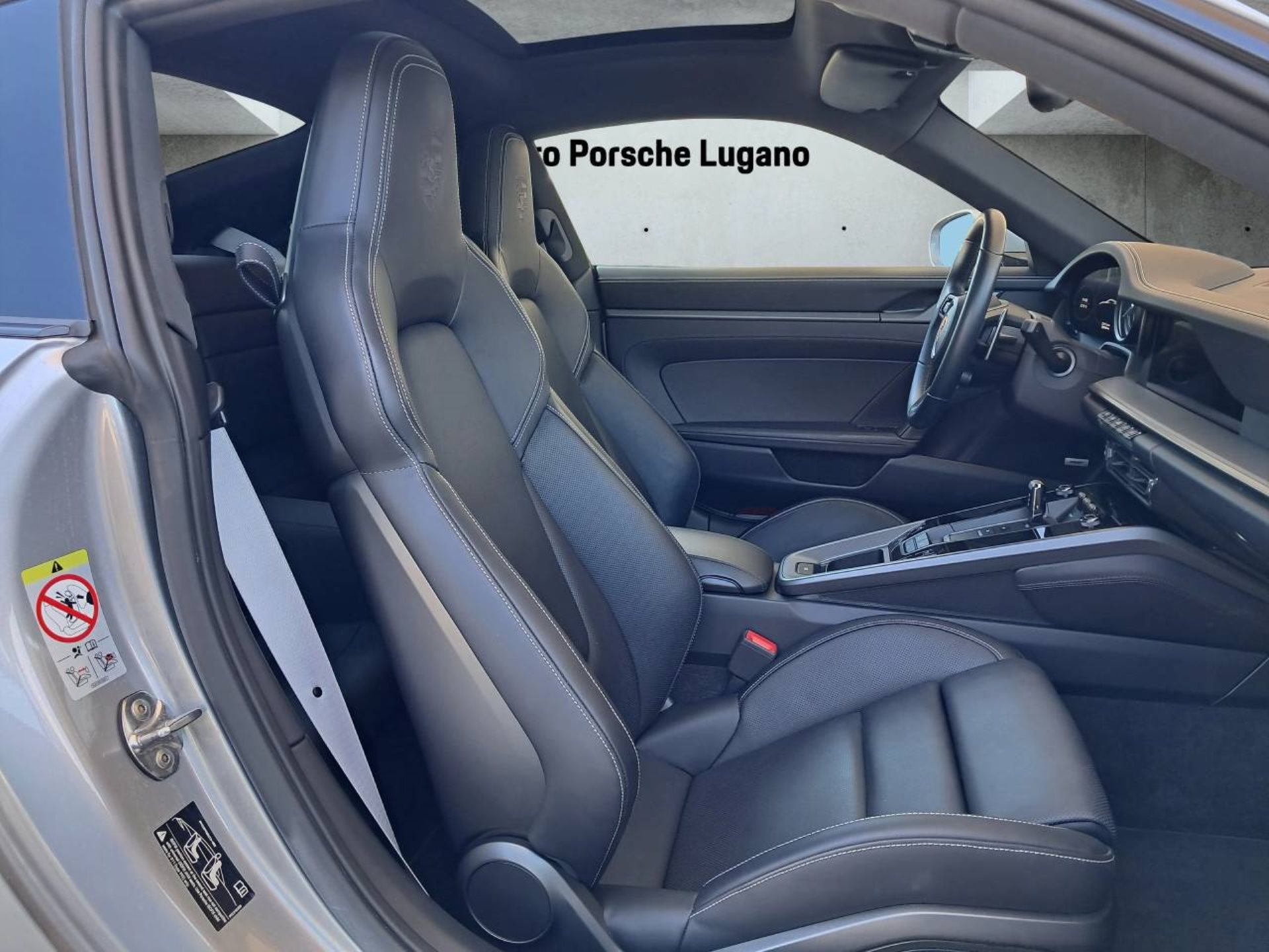 PORSCHE 911 Carrera 4S-image-14