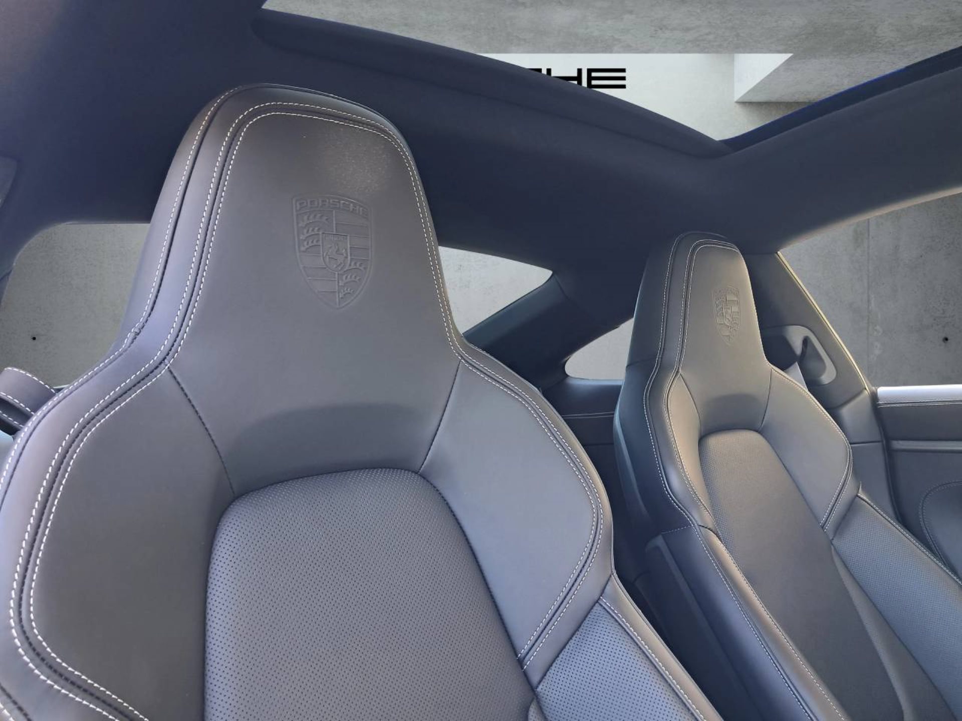 PORSCHE 911 Carrera 4S-image-27