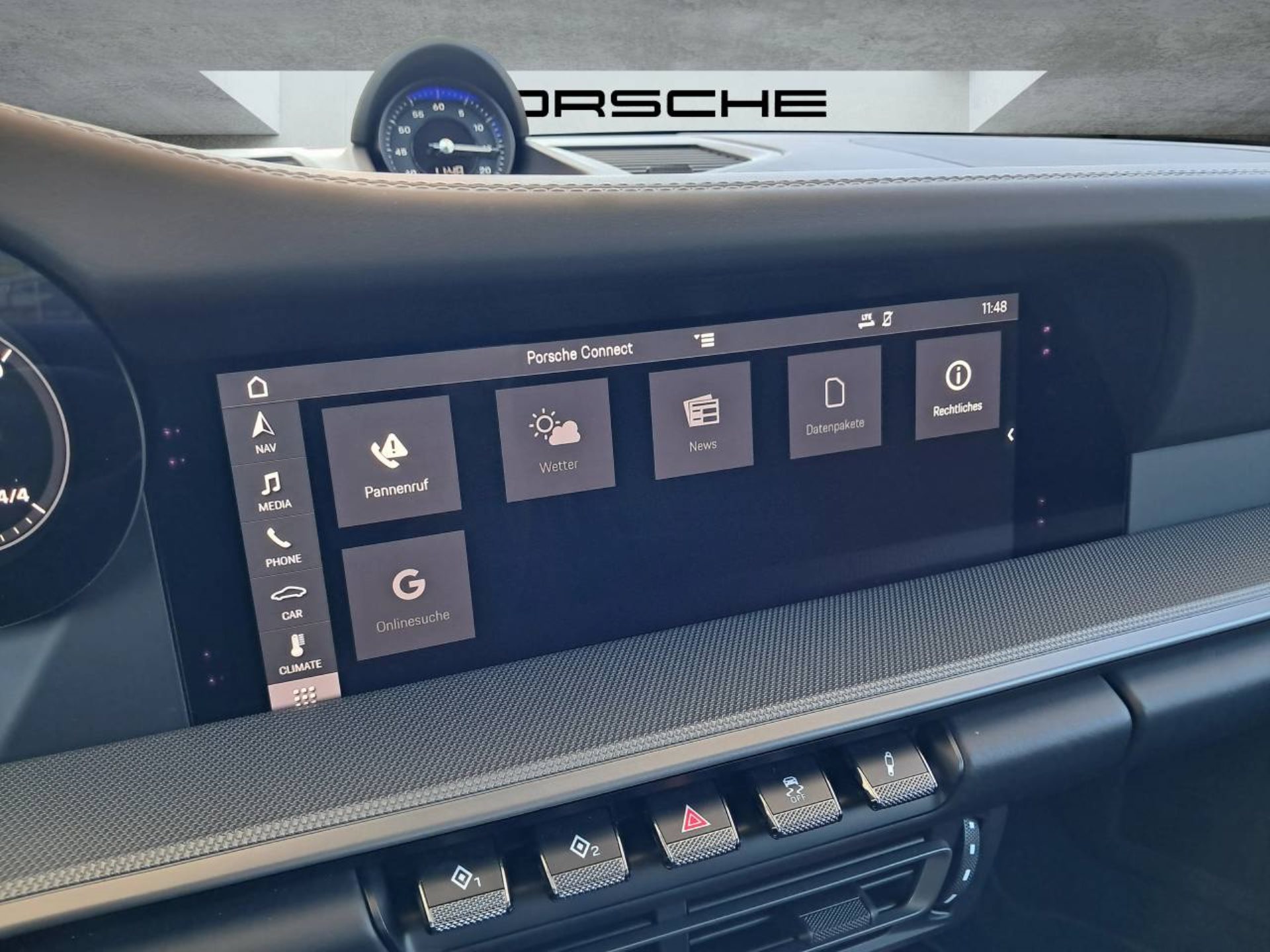 PORSCHE 911 Carrera 4S-image-19