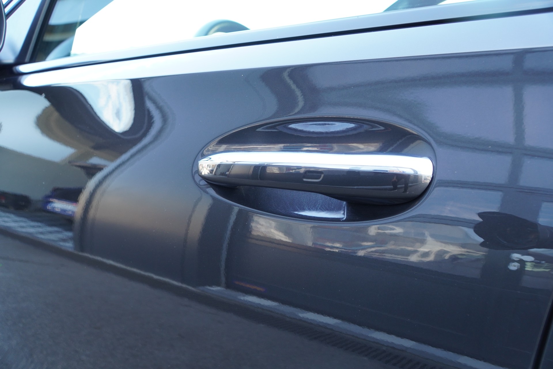 MERCEDES-BENZ C 200 4Matic AMG Line-image-23