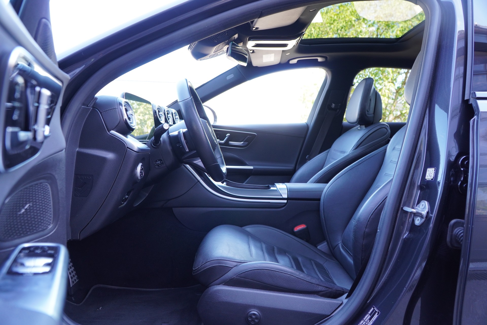 MERCEDES-BENZ C 200 4Matic AMG Line-image-8