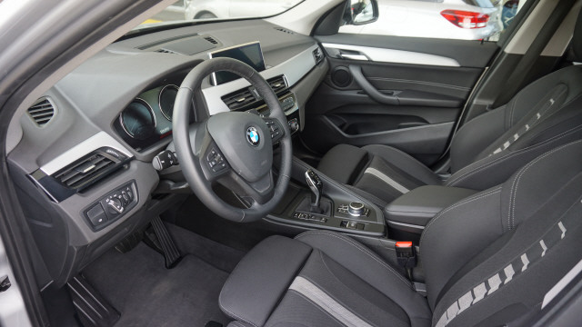BMW X1 xDrive 18d-image-9