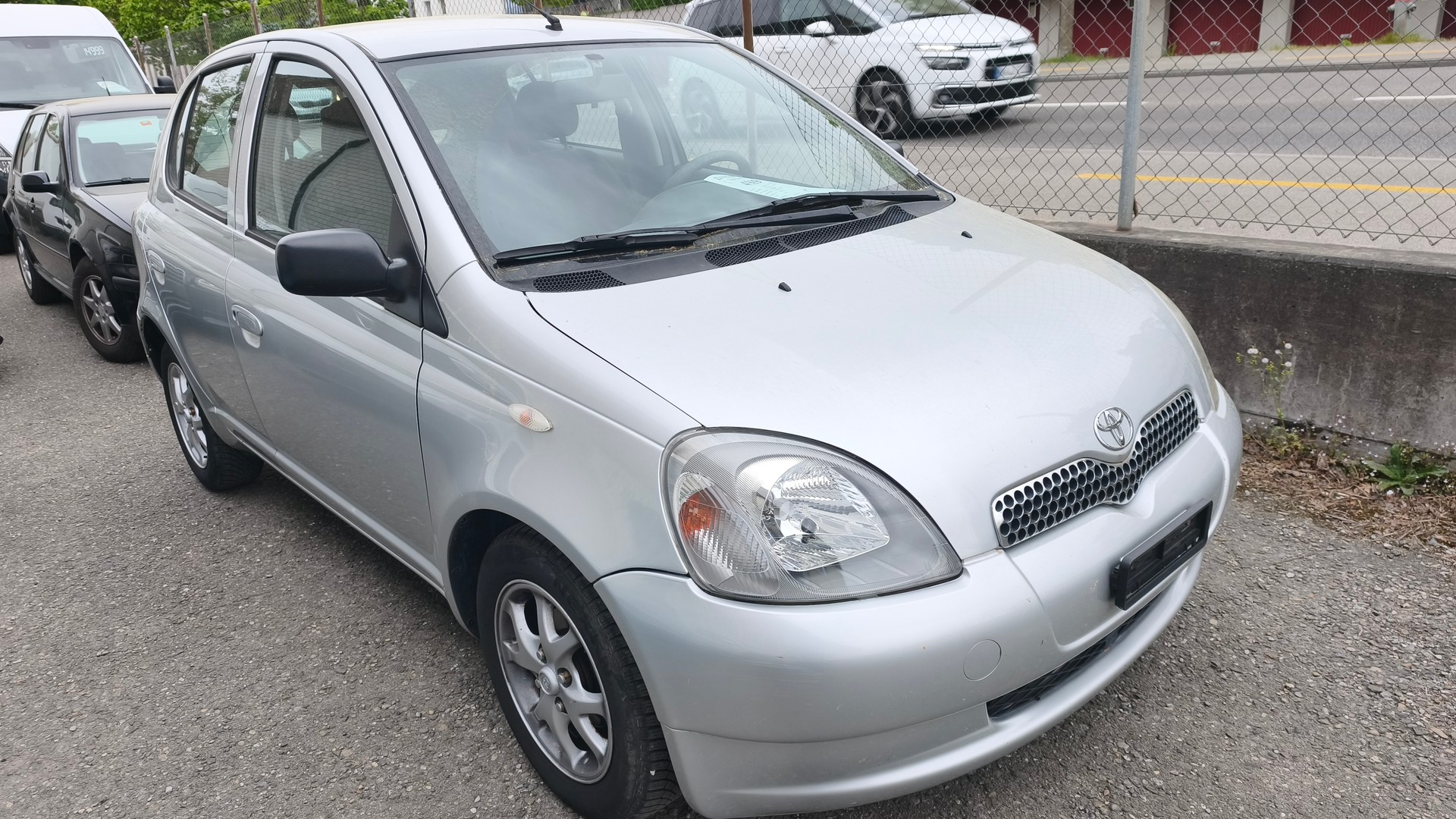 TOYOTA Yaris 1.3 Linea Sol-image-1