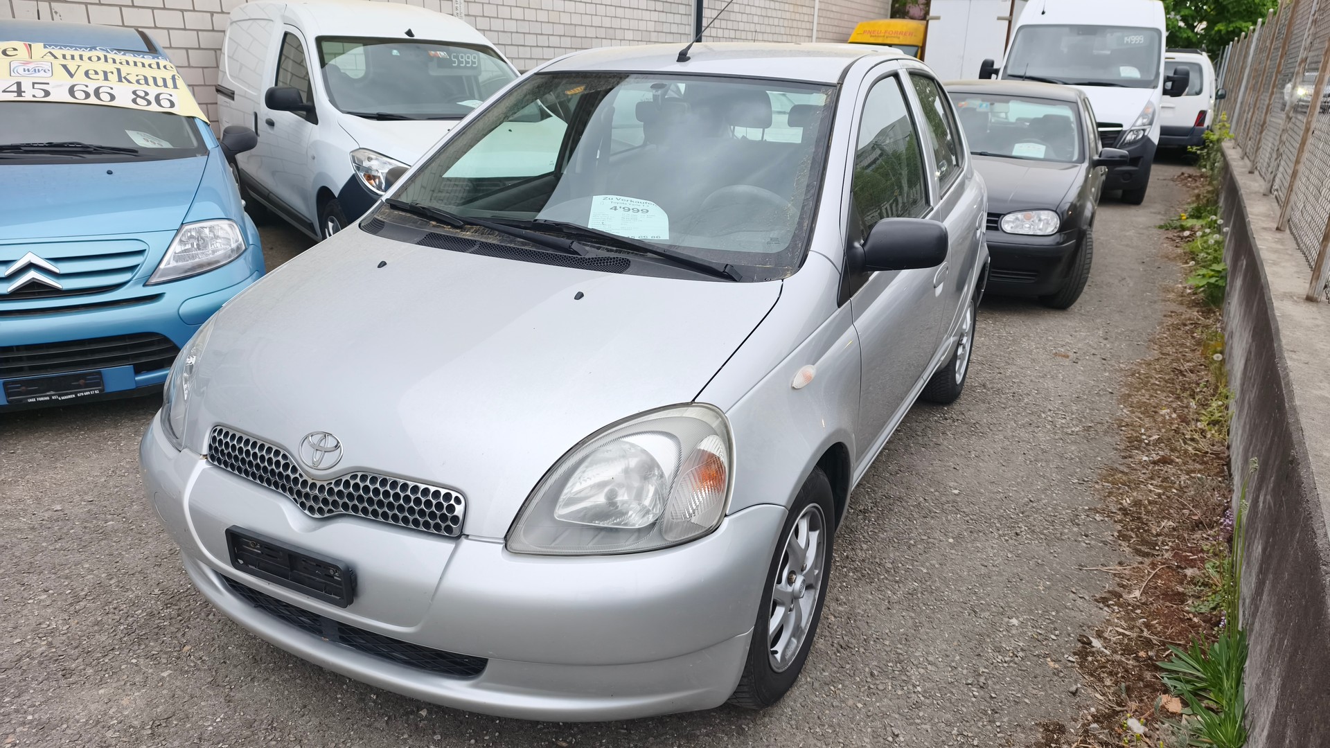 TOYOTA Yaris 1.3 Linea Sol-image-2