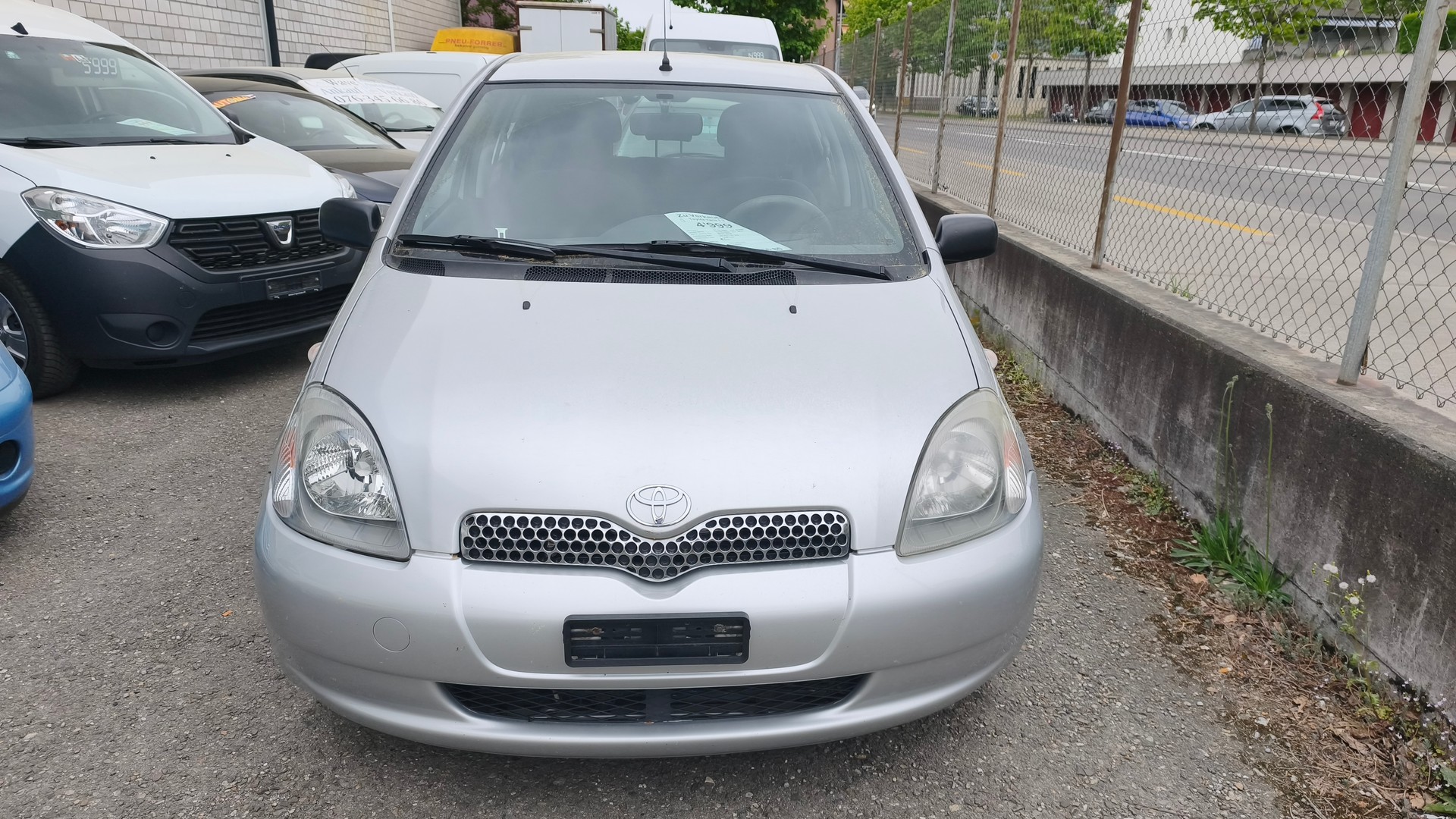 TOYOTA Yaris 1.3 Linea Sol-image-0