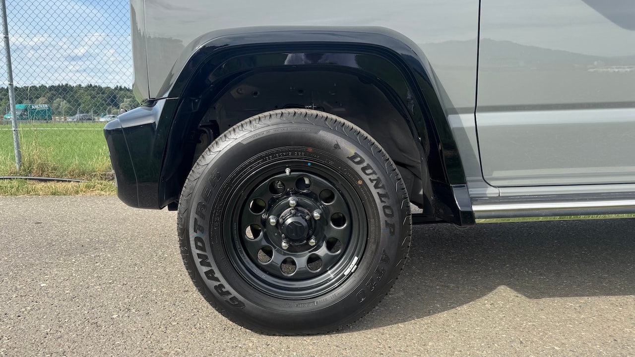 SUZUKI JIMNY 1.5 COMPACT+ 4x4 BRABUS PAKET | 2 PLATZER | MANUEL | NAVIGATION-image-10