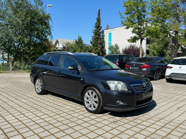 TOYOTA Avensis 2.2D-4 D CleanPower Linea Sol Sportswagon-image-1