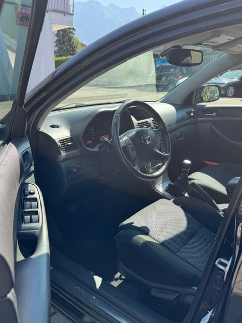 TOYOTA Avensis 2.2D-4 D CleanPower Linea Sol Sportswagon-image-5