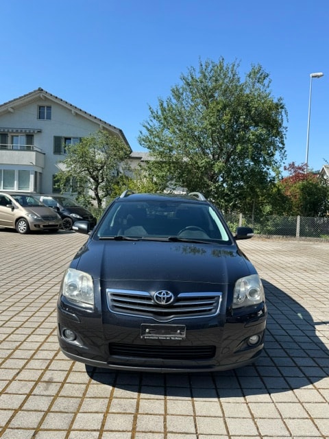 TOYOTA Avensis 2.2D-4 D CleanPower Linea Sol Sportswagon-image-2