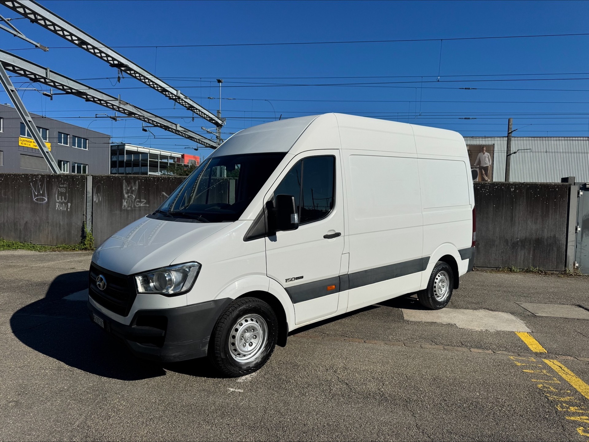 HYUNDAI H350 2.5 CRDi Amplia L1-image-0