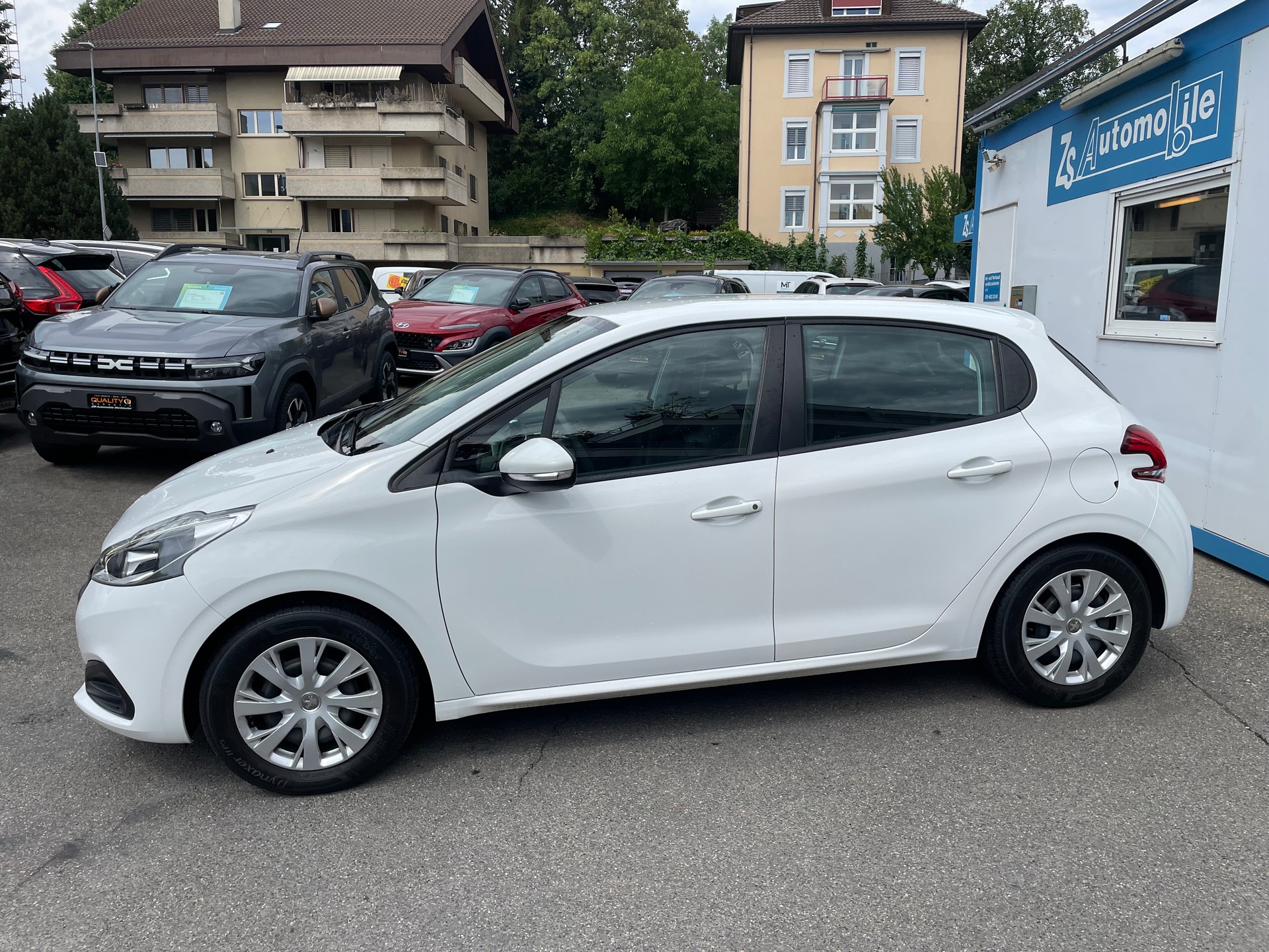 PEUGEOT 208 1.2 PureTech Active-image-1
