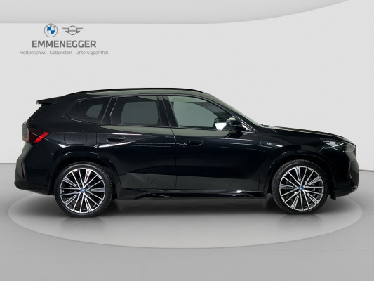 BMW iX1 xDrive 30-image-4