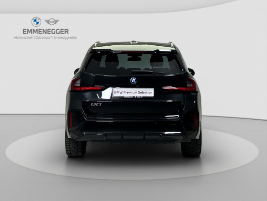 BMW iX1 xDrive 30-image-6