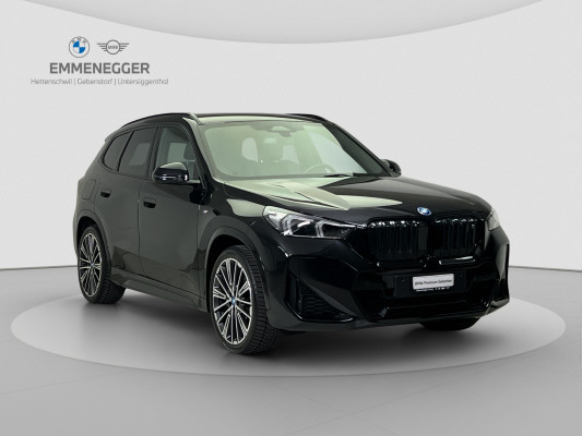BMW iX1 xDrive 30-showroom-element-2