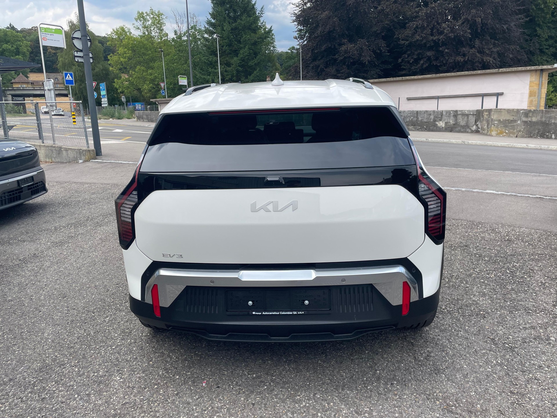 KIA EV3 81 kWh Earth+-image-3