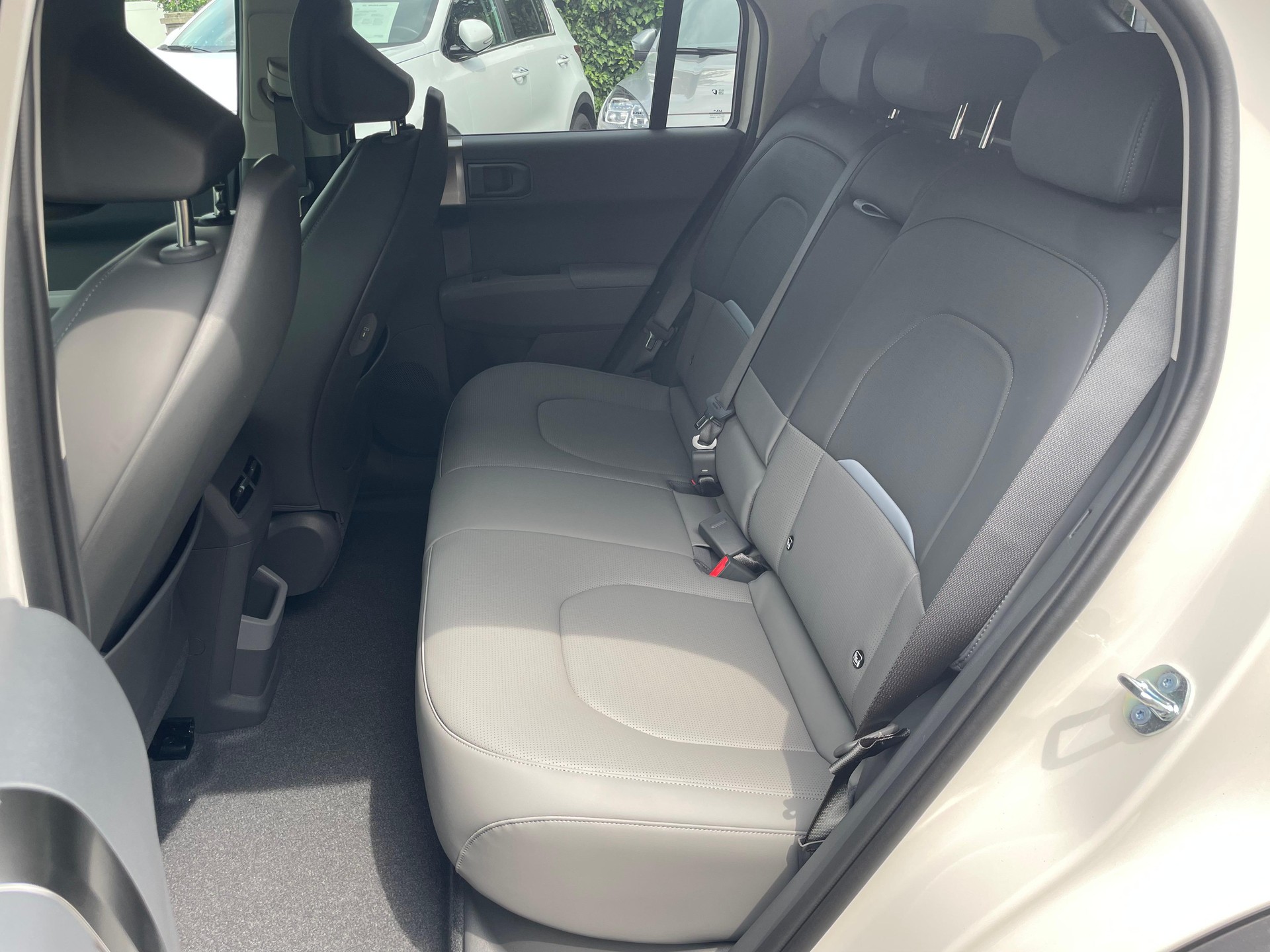 KIA EV3 81 kWh Earth+-image-10