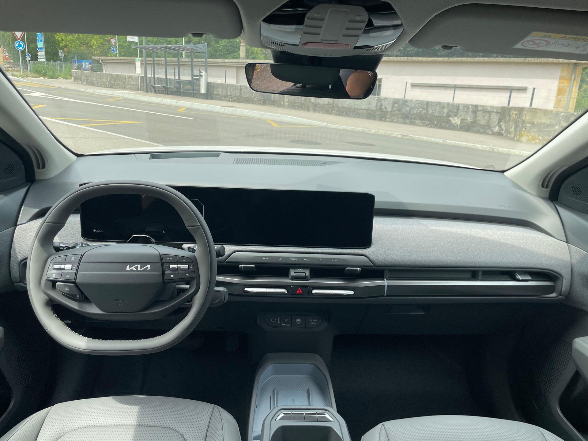 KIA EV3 81 kWh Earth+-image-8