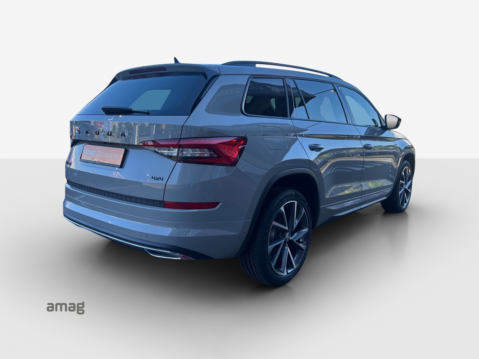 SKODA Kodiaq 2.0 TSI 4x4 SportLine-image-4
