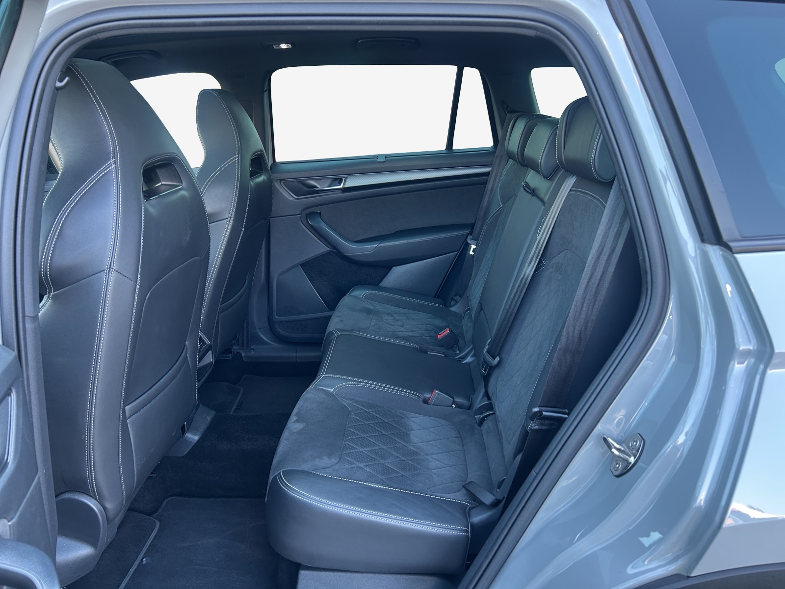 SKODA Kodiaq 2.0 TSI 4x4 SportLine-image-11